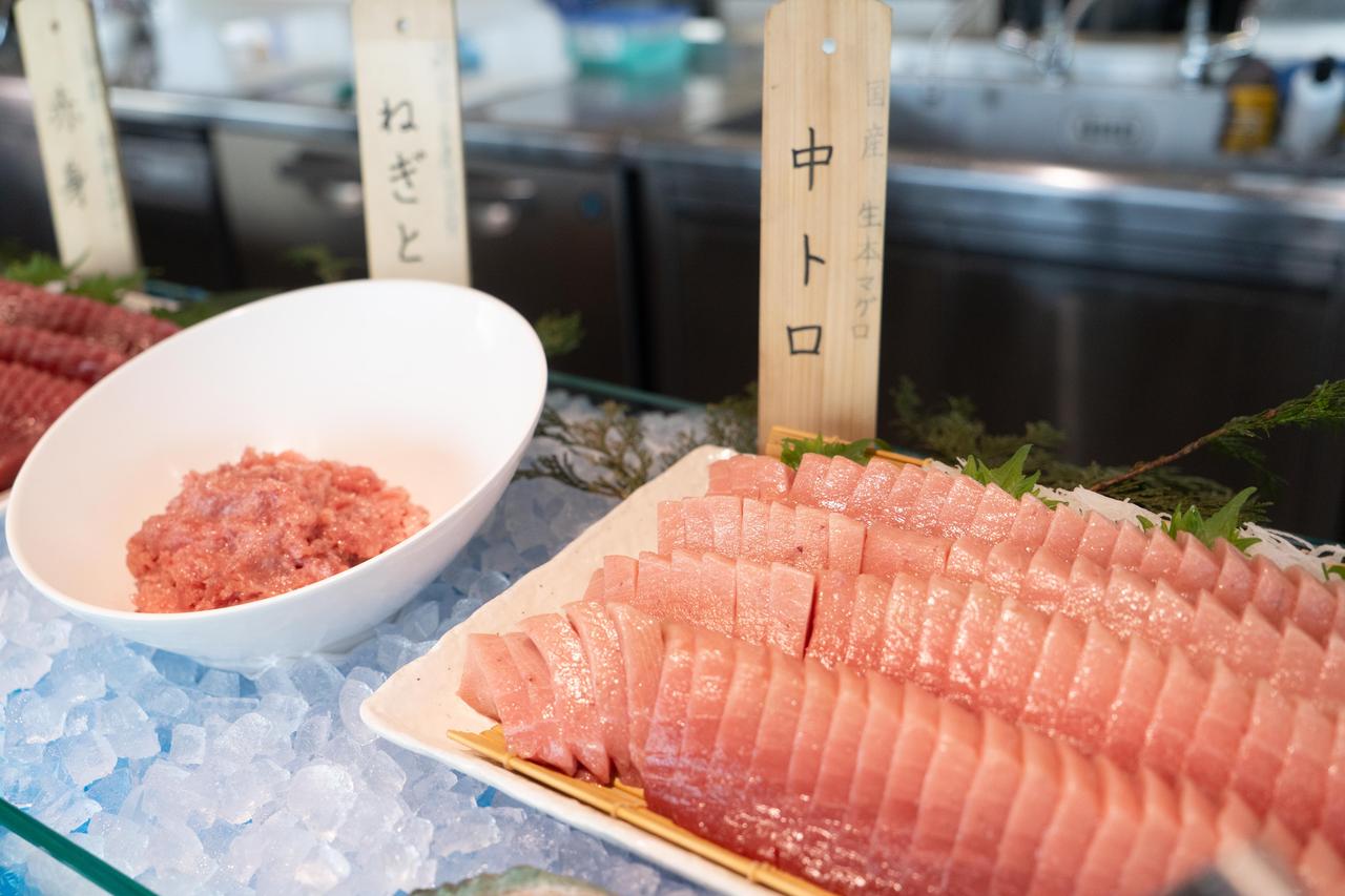 画像3: まずは外せない、生本マグロと本ズワイガニ