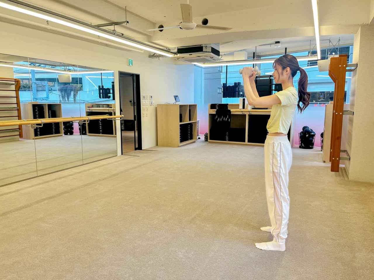 画像1: レッスンはウォームアップからじっくり