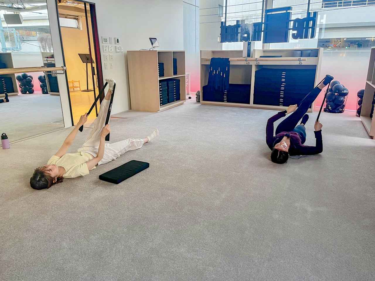 画像3: 小さな動きなのに、脚と体幹にしっかり効く