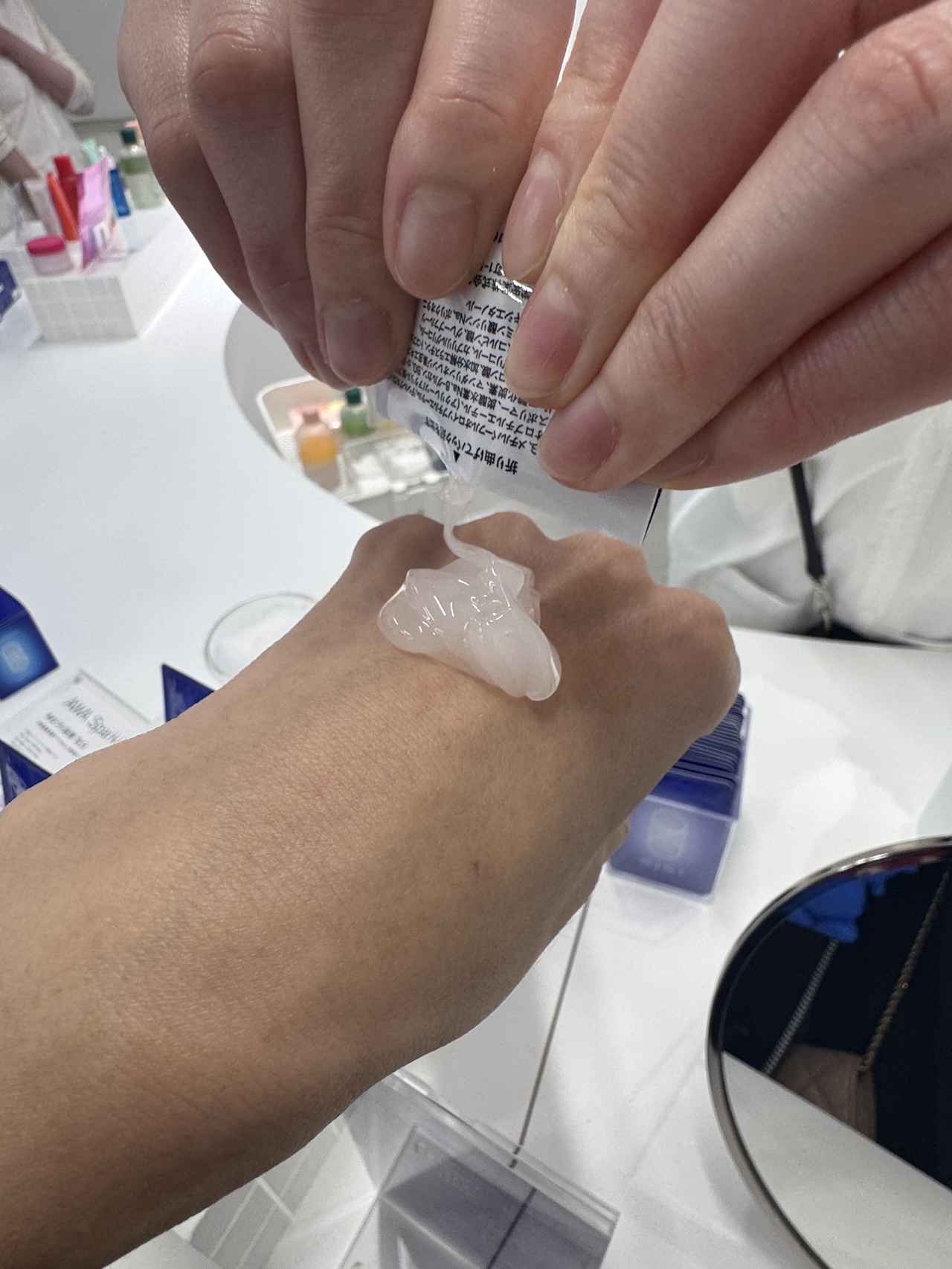 画像1: ワンタッチで“おうち美療”♡SISIから混ぜない・振らないW高濃度炭酸パック「AWAスパークリングパック」誕生！