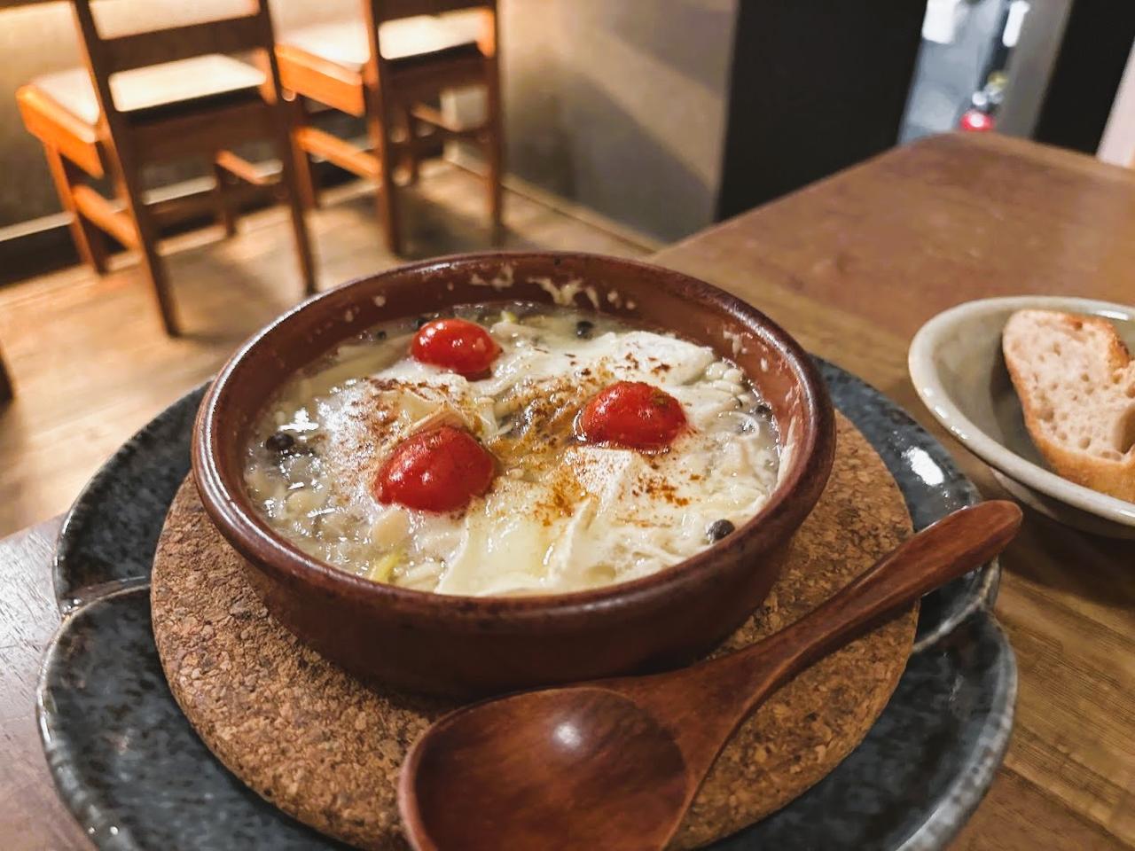 画像: きのこと信州カマンベールのアヒージョ 1,200円