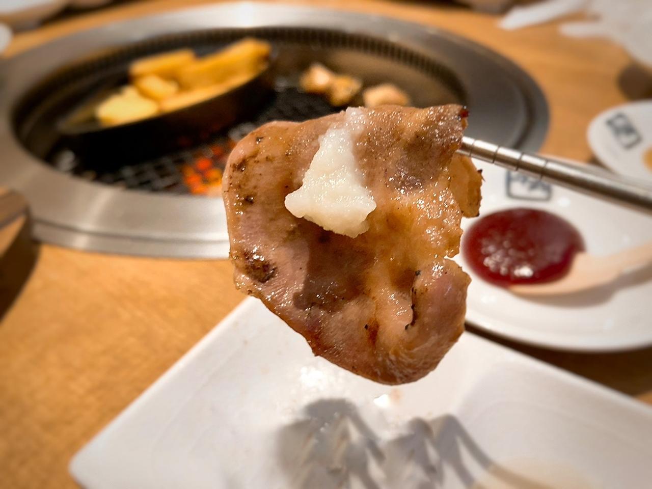 画像: タン塩はおろしにんにくと合わせて