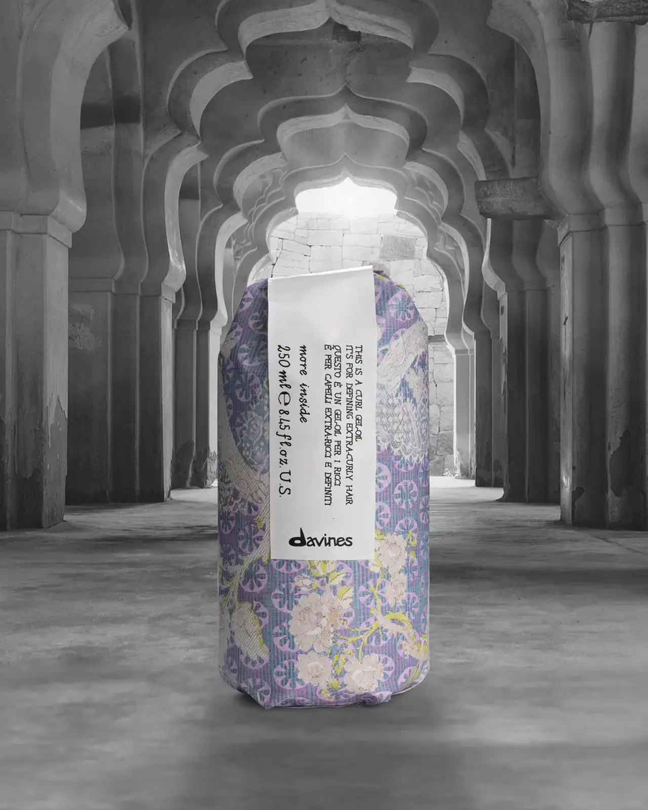 画像: モアインサイド エラ 250mL 3,960円(税込) リッジ際立つ、ウェットなカールを美しくキープするパーマ用ヘアジェル。