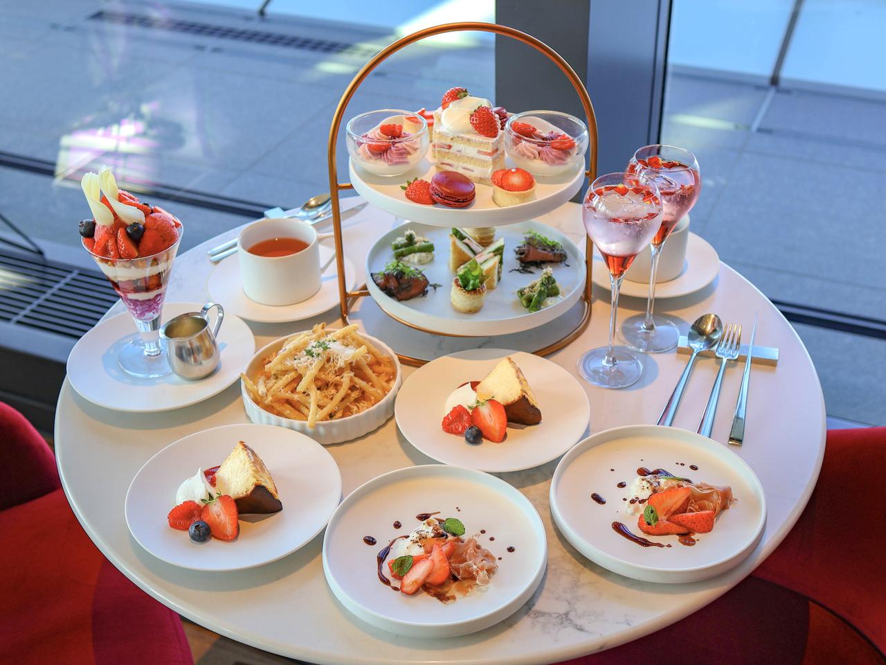 画像: 完熟苺が主役の春限定アフタヌーンティー