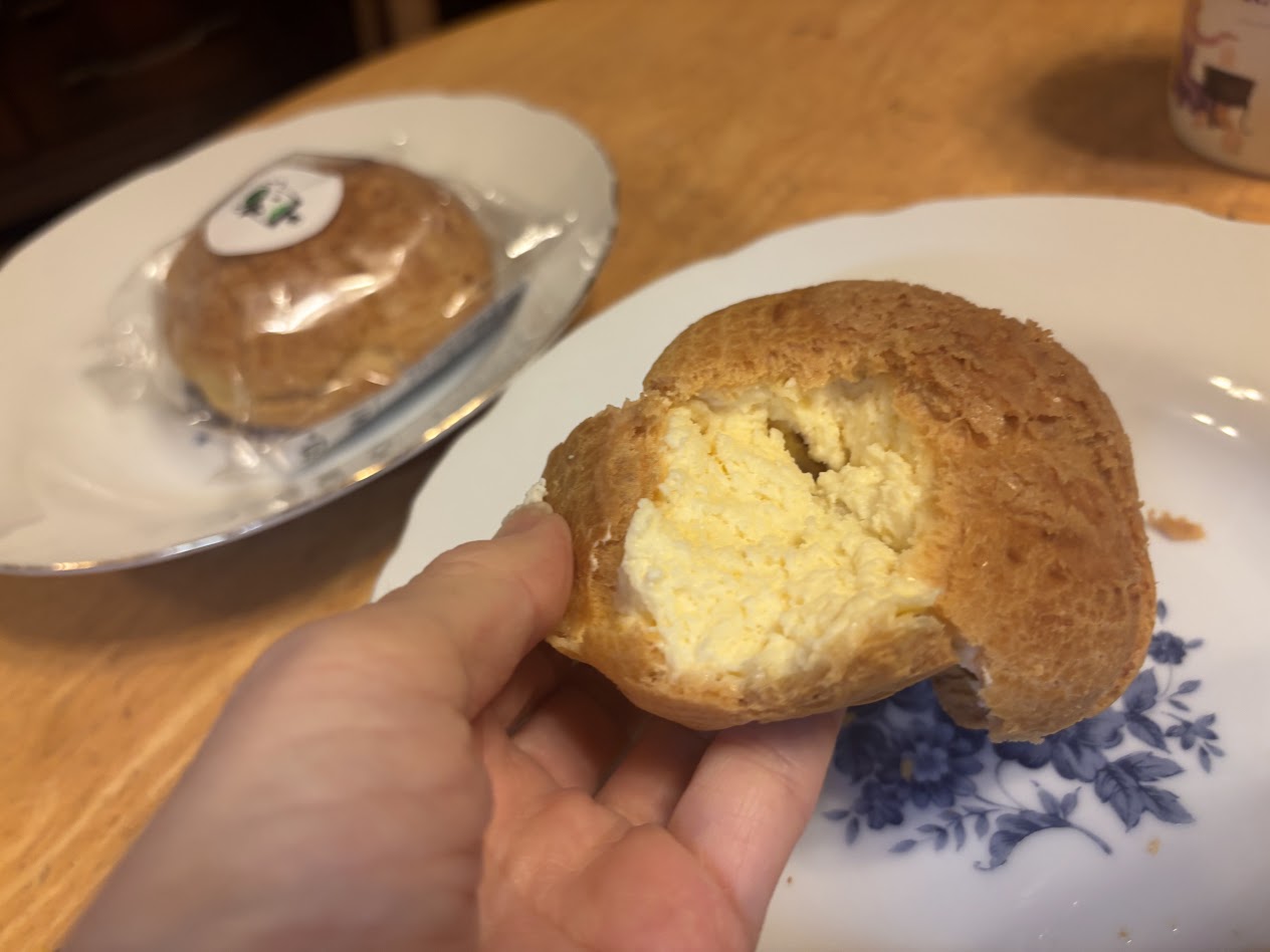 画像: あさぎりミルクシュー　300円