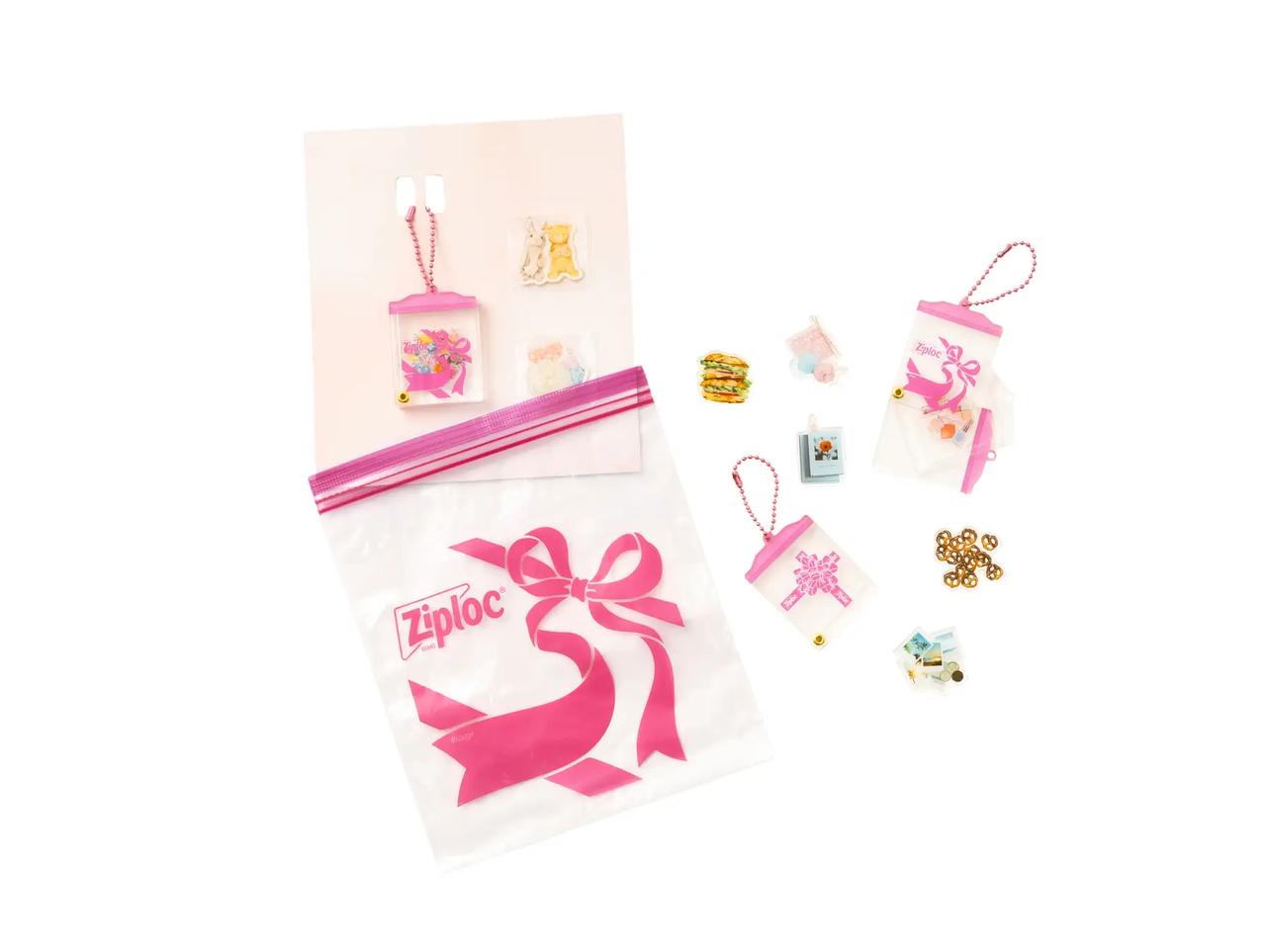 画像: ポップアップショップ開催期間中に、8,800円（税込）以上お買い上げのお客様に、毎日先着で「Ziploc®︎ Ribbon by BEAMS COUTUREオリジナルキーホルダー」をプレゼント！