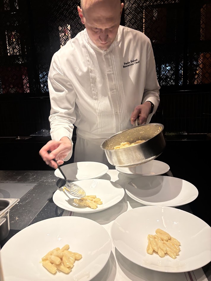 画像: 【前菜】北海道産帆立、アーティチョークのポシェ、ピスタチオ、オレンジ