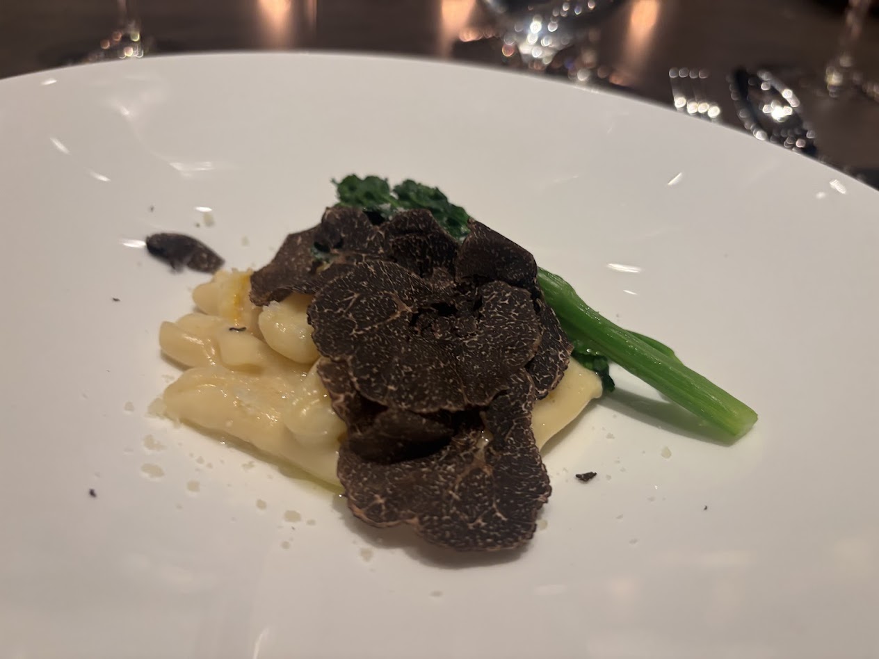 画像1: 【パスタ】手作りカヴァテッリ、ブロッコリーニ、スモークバター、ペコリーノチーズ、トリュフ、柚子ゼスト