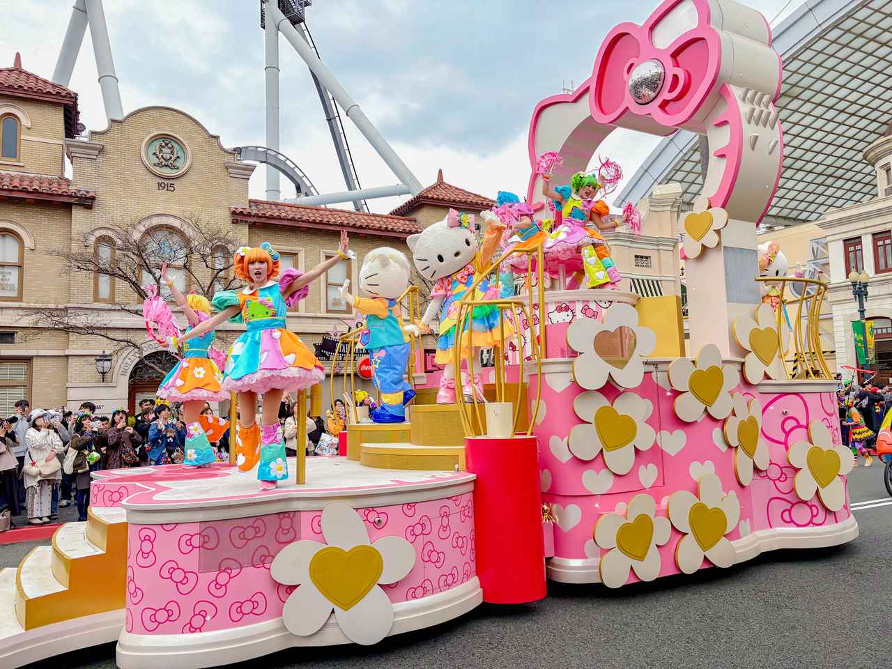 画像1: 25匹のピカチュウが集合！記念パレードがスタート