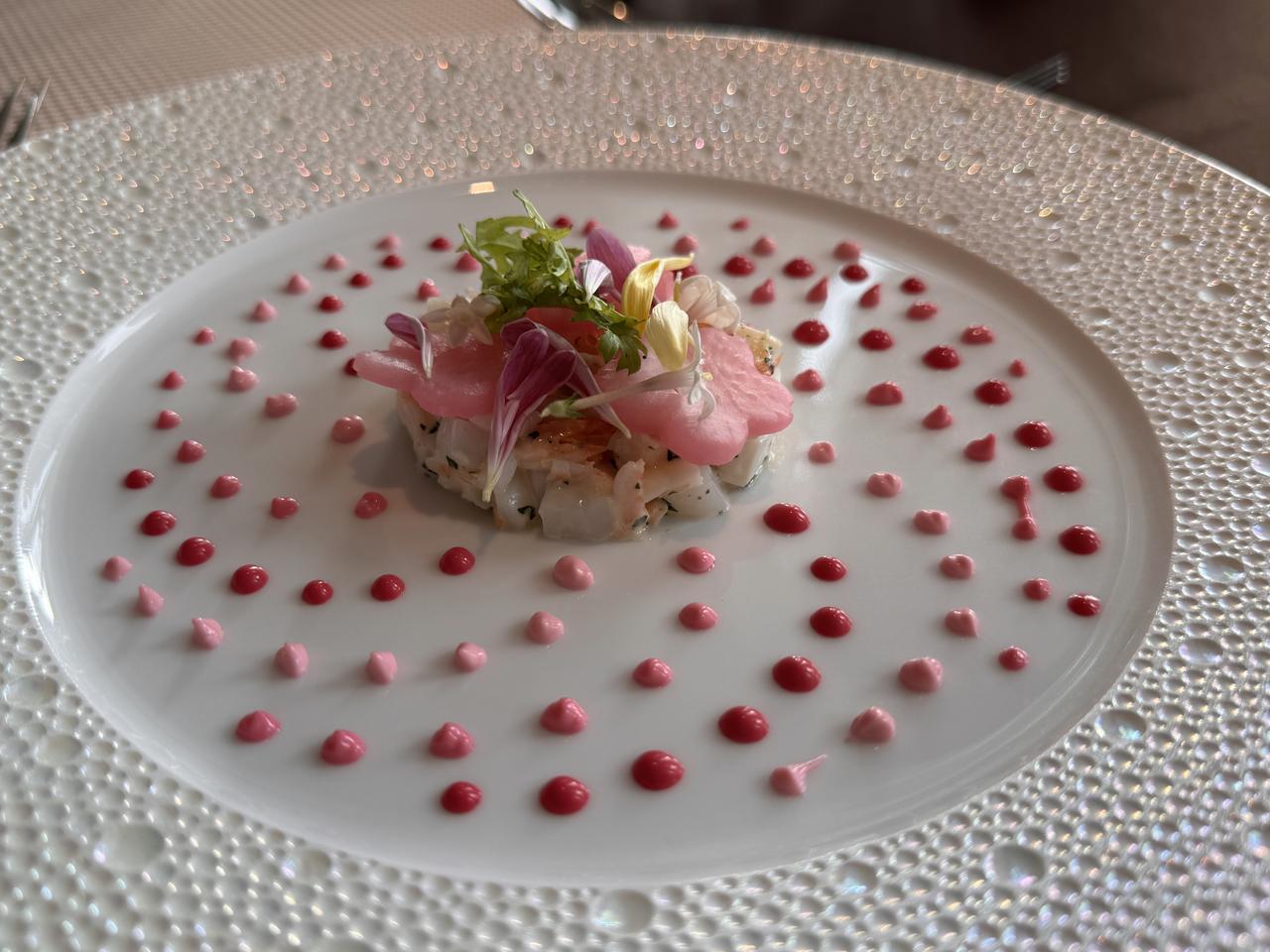 画像: 桜をイメージしたフレンチコースで春の夜を味わう