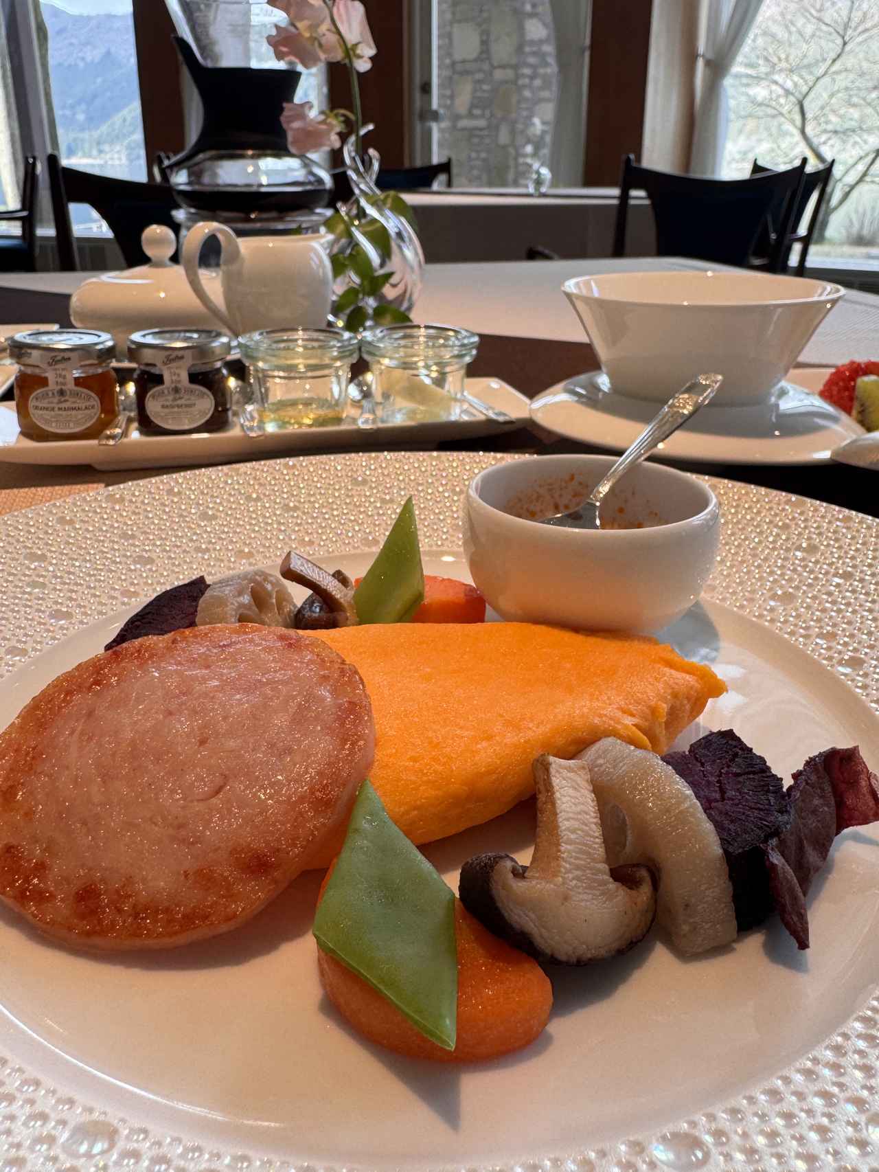 画像: 【選べるメインプレート】 プレーンオムレツ箱根西麓牛のミートソース富士湧水ポークハムステーキ