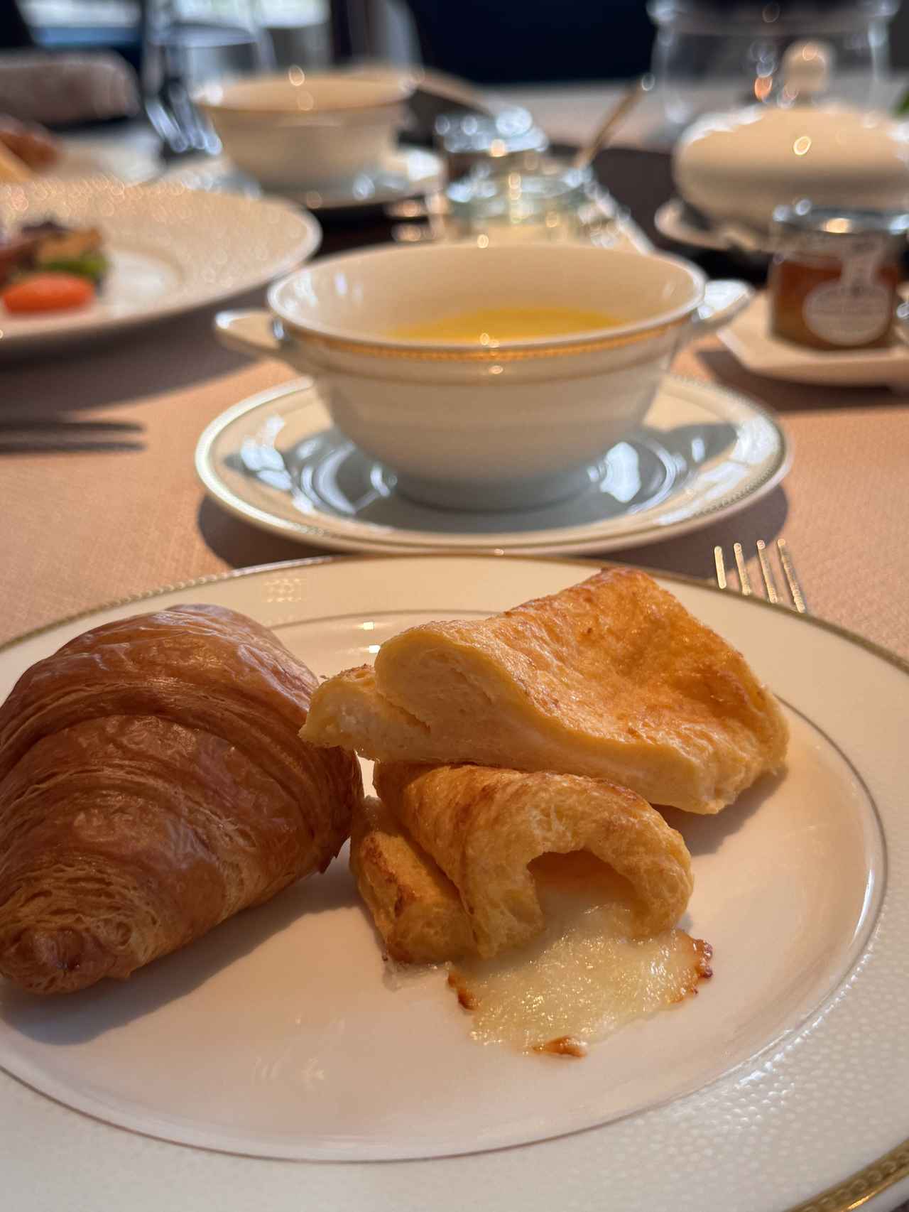 画像: チーズフレンチトースト クロワッサン