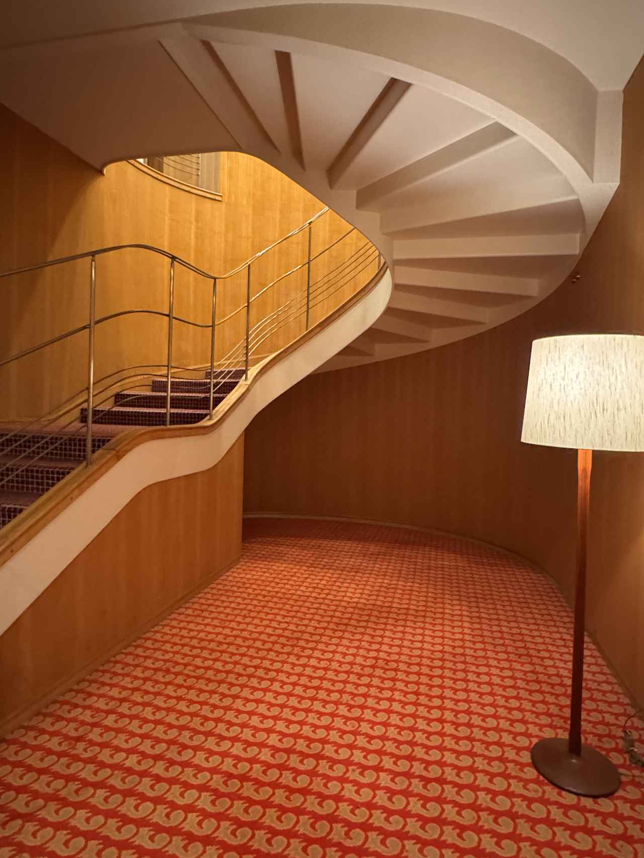 画像: 裏側までみせる美学