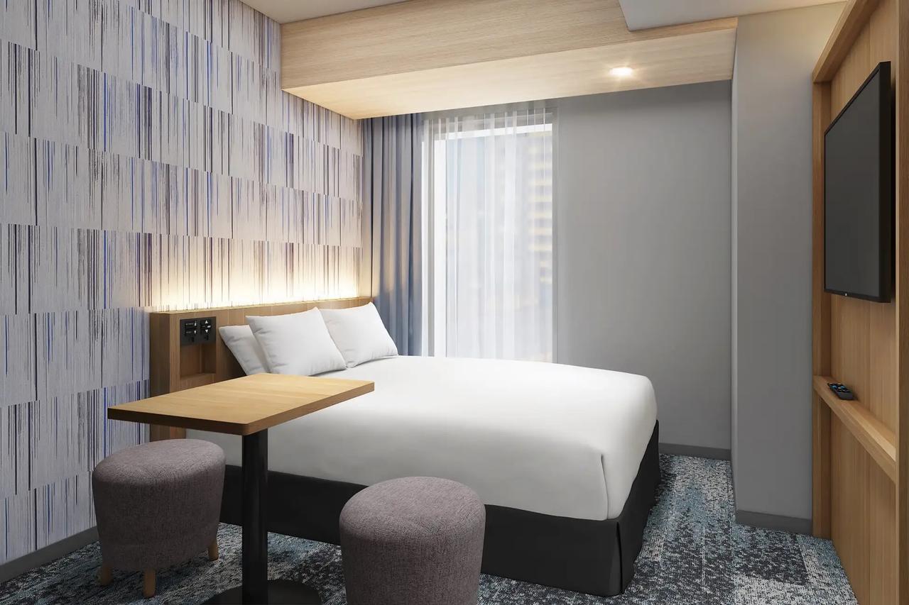 画像: スタンダードダブル／テーマ「雪影」  客室数　200室　広さ　15.00㎡　定員　2名　料金　16,500円～