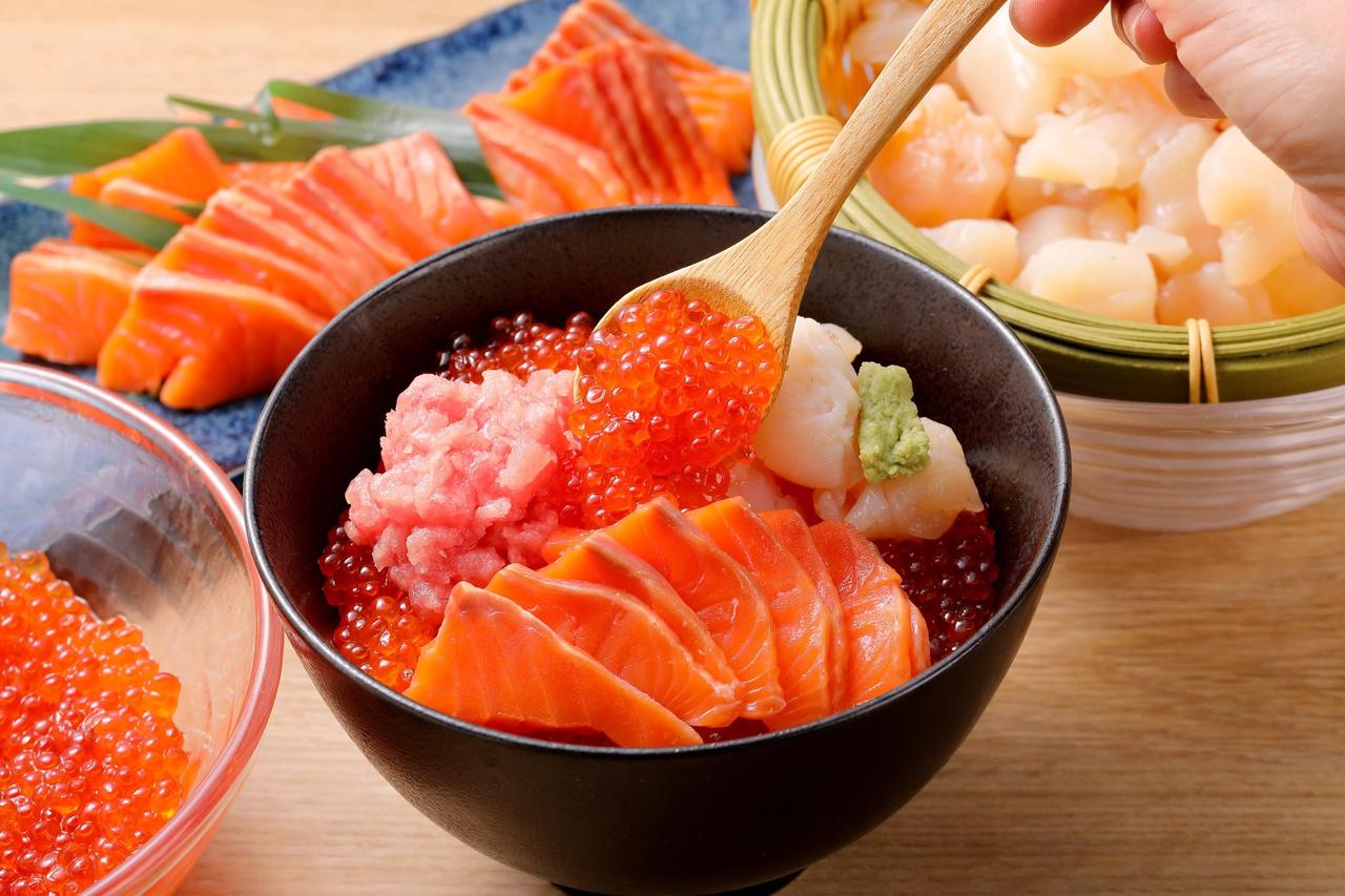 画像: The北海道！札幌の朝食には欠かせない海鮮丼！