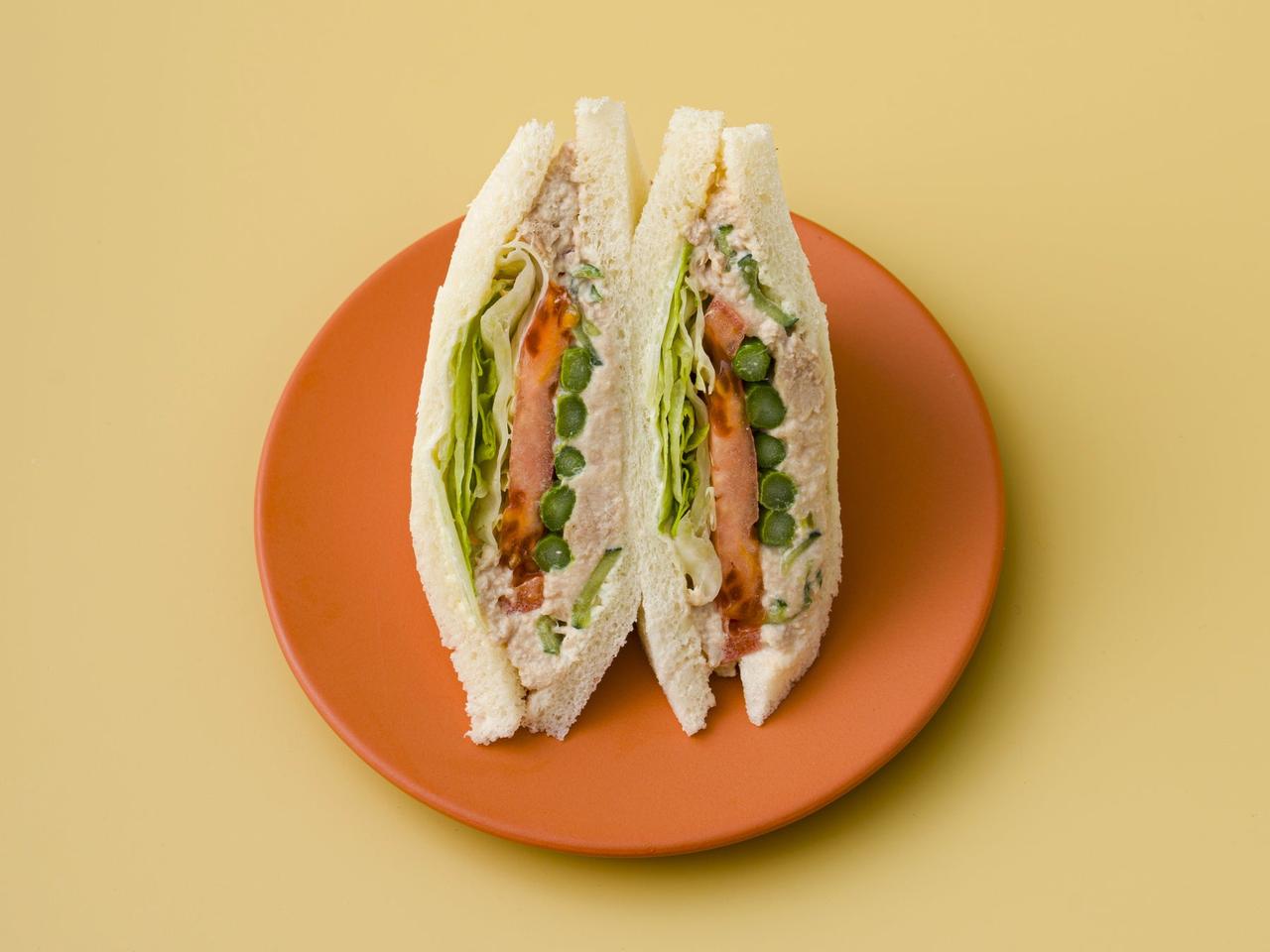 画像: アスパラ入りツナトマトサンド