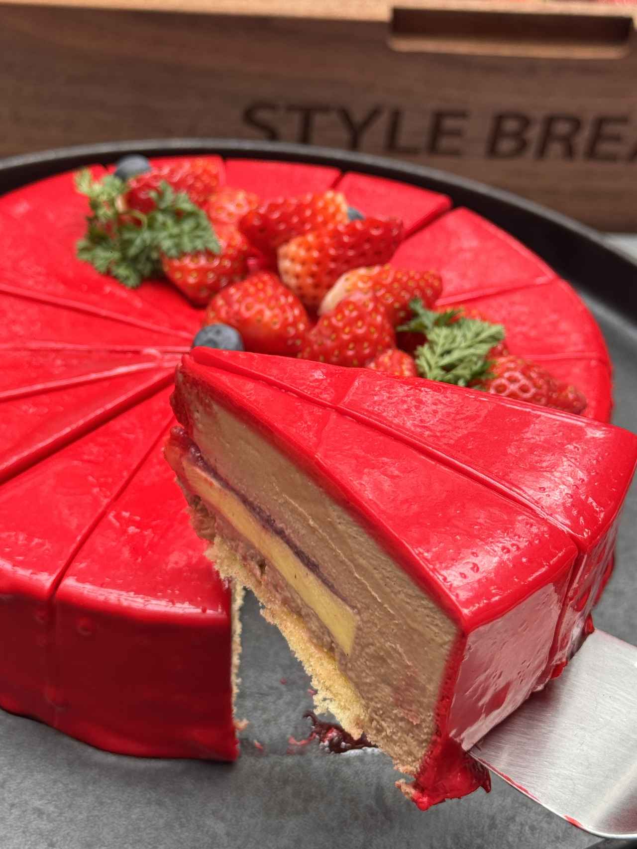 画像7: 春空テラスで“お花見気分”♡旬のいちごを味わうスイーツビュッフェ付きランチが期間限定で登場