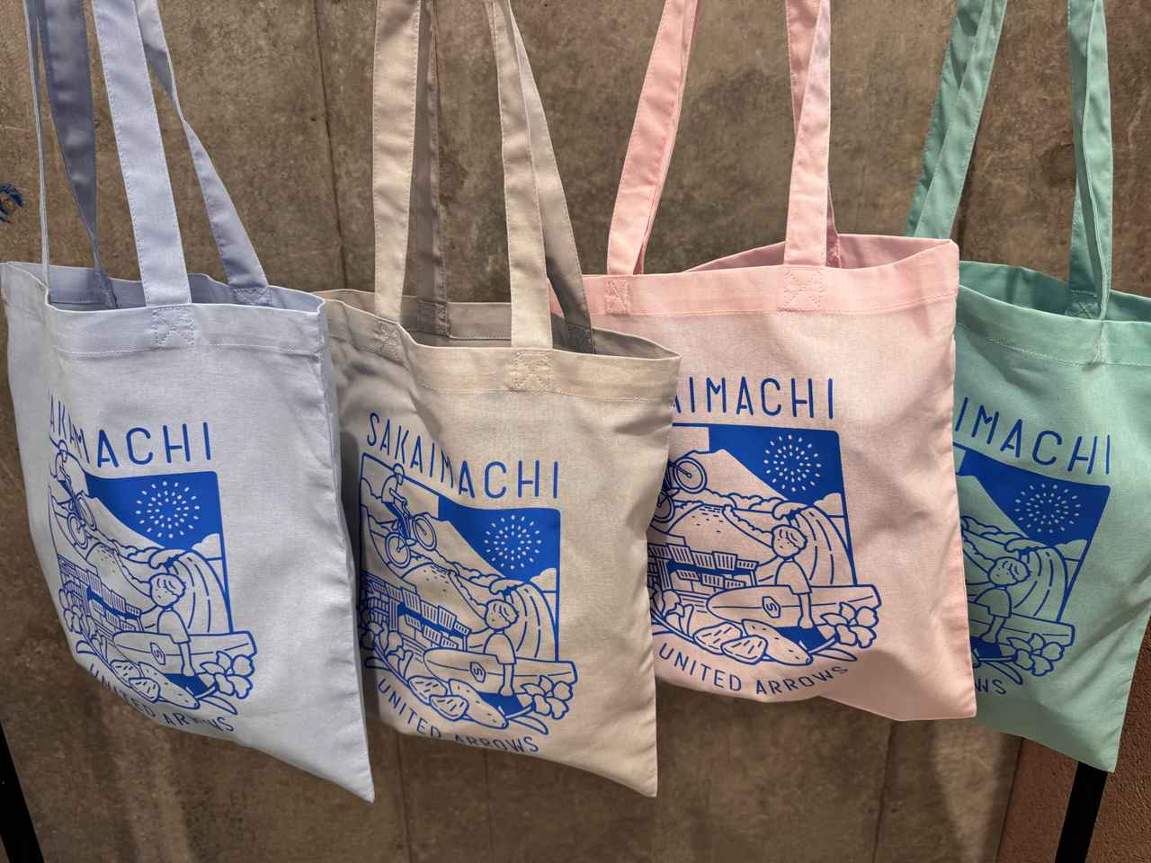 画像: 3,000円（税込）以上のお買い上げで、境町産のお米（2合）か、オリジナルトートバッグ（非売品）が当たる「境町くじ」に参加できます。