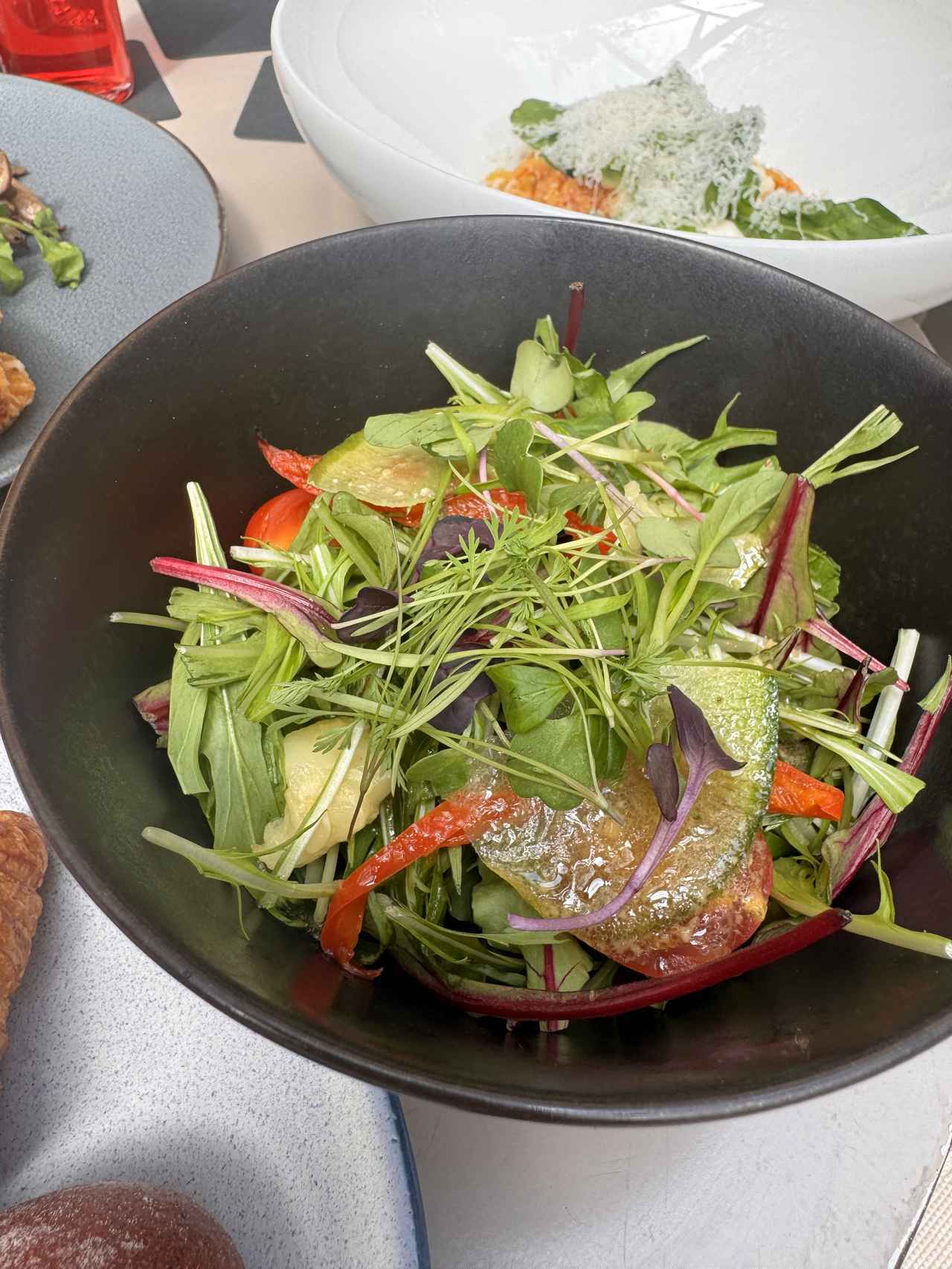 画像1: 春空テラスで“お花見気分”♡旬のいちごを味わうスイーツビュッフェ付きランチが期間限定で登場