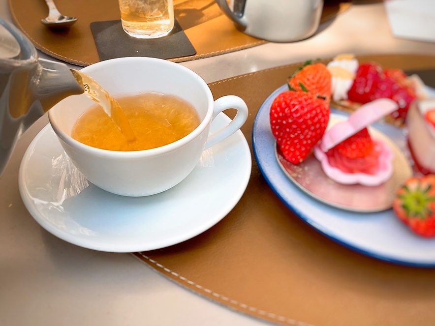 画像12: ホテルテラスでお花見気分♡春だけの特等席で、ストロベリースイーツビュッフェ付きのランチタイムはいかが？