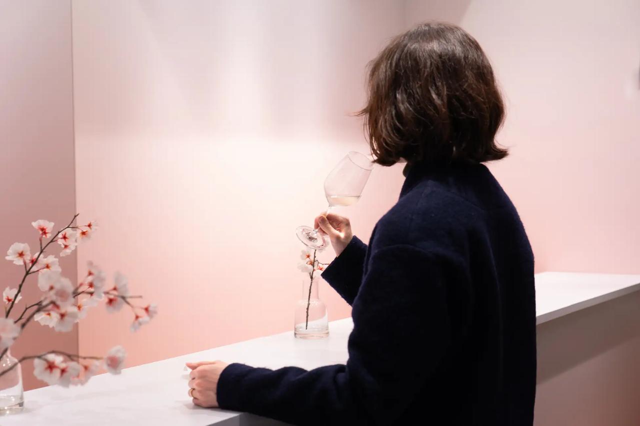 画像: 16.5万円のヴィンテージ日本酒『礼比』も1杯9,900円で体験