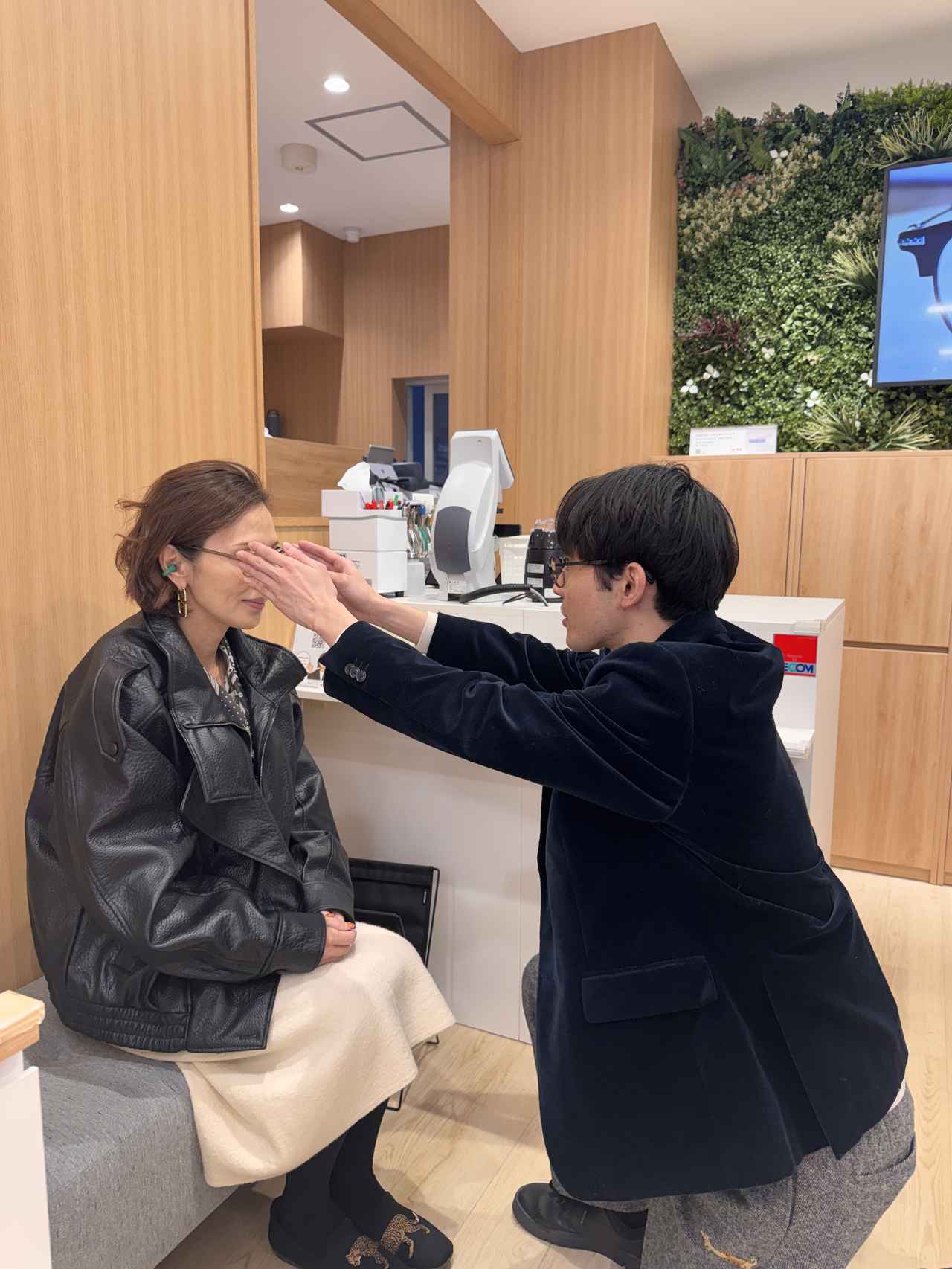 画像: 顔に合わせてフィッティング