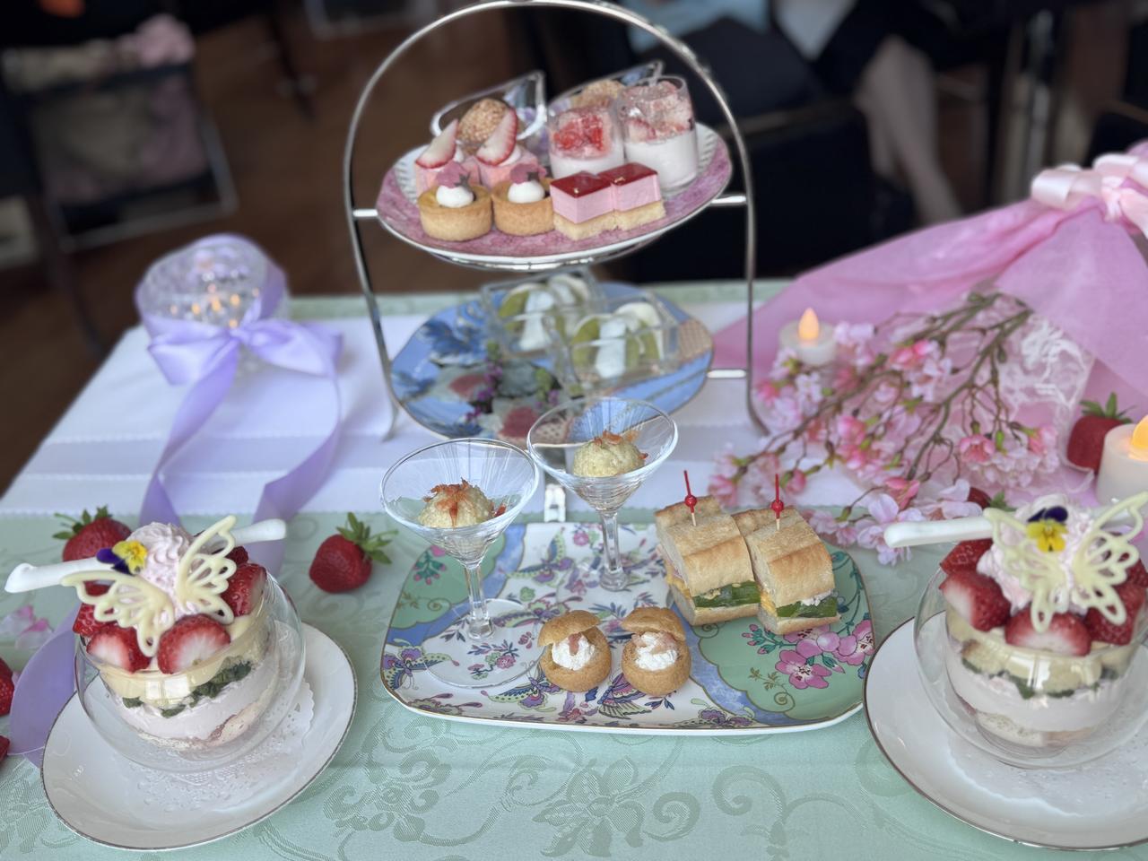 画像: ワゴンで登場!毎回わくわくします!