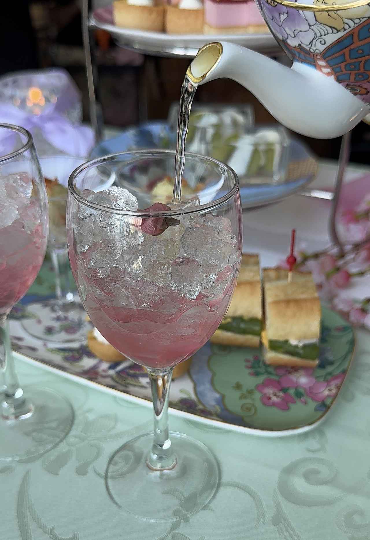 画像2: 桜といちごがふわり♡【ザ ロイヤルパークホテル アイコニック 東京汐留】AFTERNOON TEA with “SIROCCO”「ストロベリー&桜」