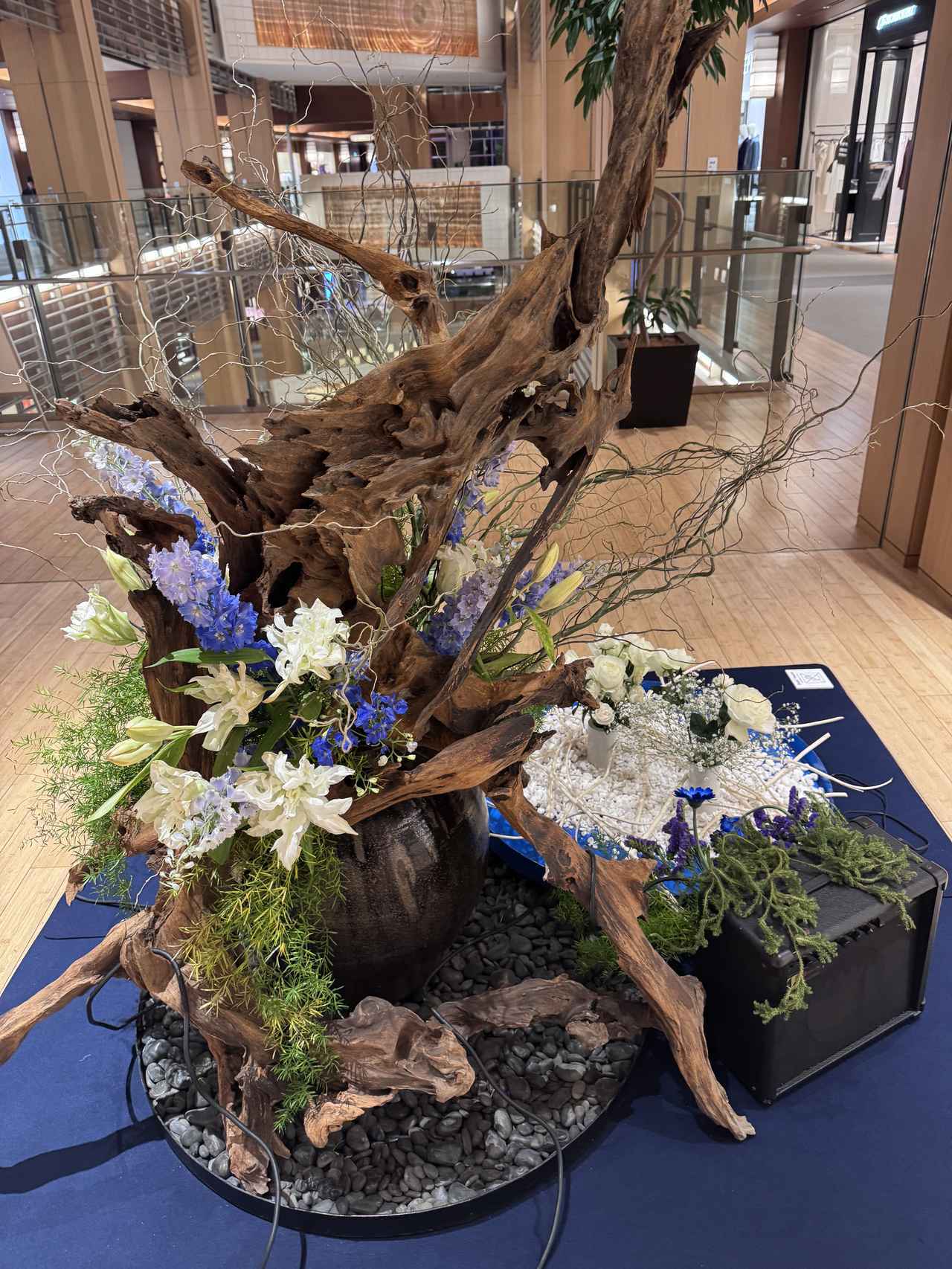 画像1: コアントローが奏でる“オレンジの旋律”♡東京ミッドタウンに12の花楽章が咲き誇るフラワーアートが登場