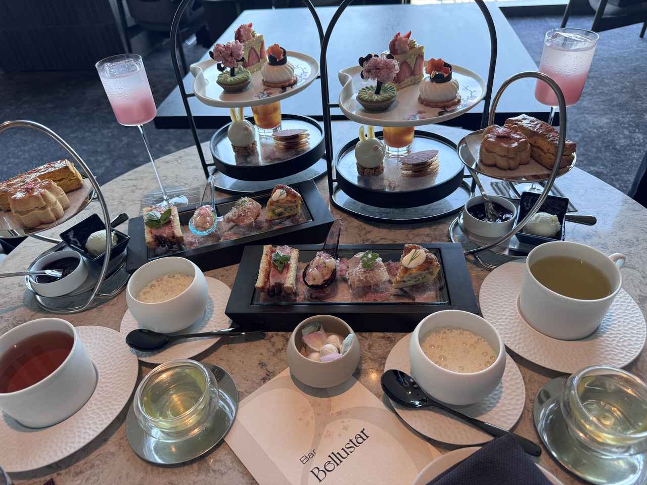 画像: 新宿の街並みを一望しながら味わう、春のご褒美時間