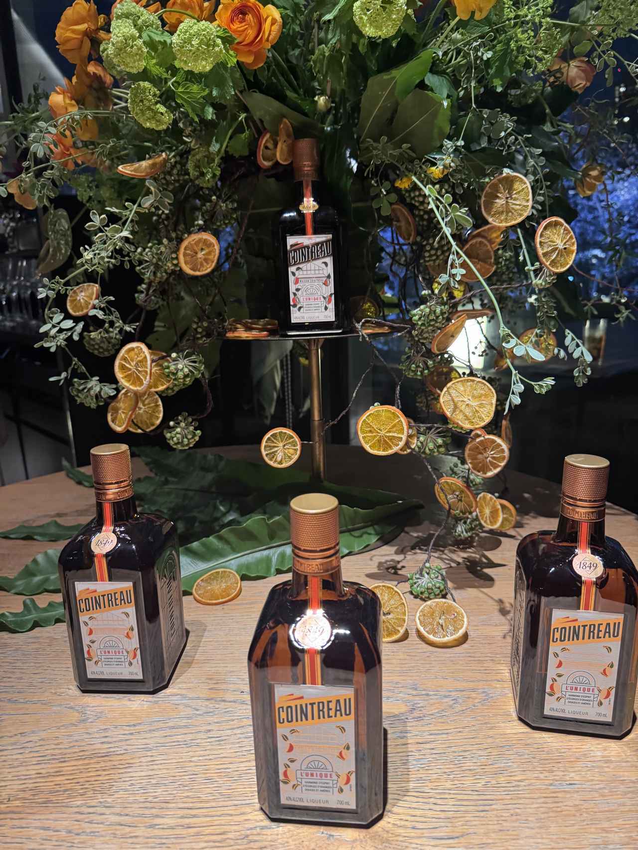 画像1: 一滴のリキュールから生まれる“十二の花楽章”