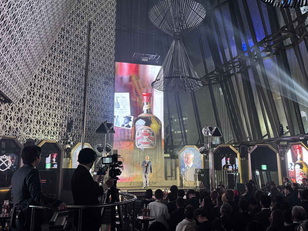 画像1: 日本限定カクテルで幕を開けた、華やかな乾杯