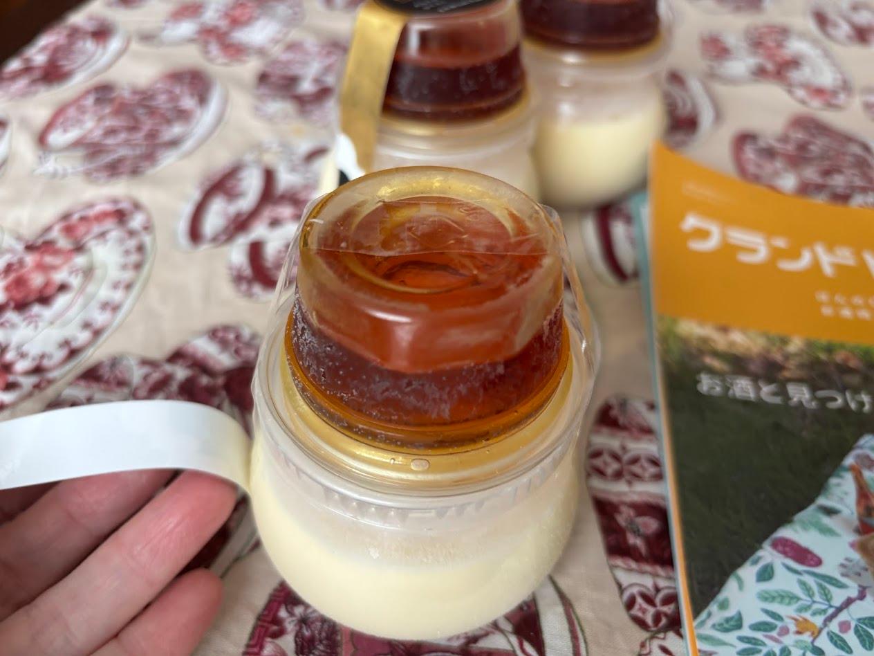画像1: アルコール度数7%のカラメルソースで食べるプリン