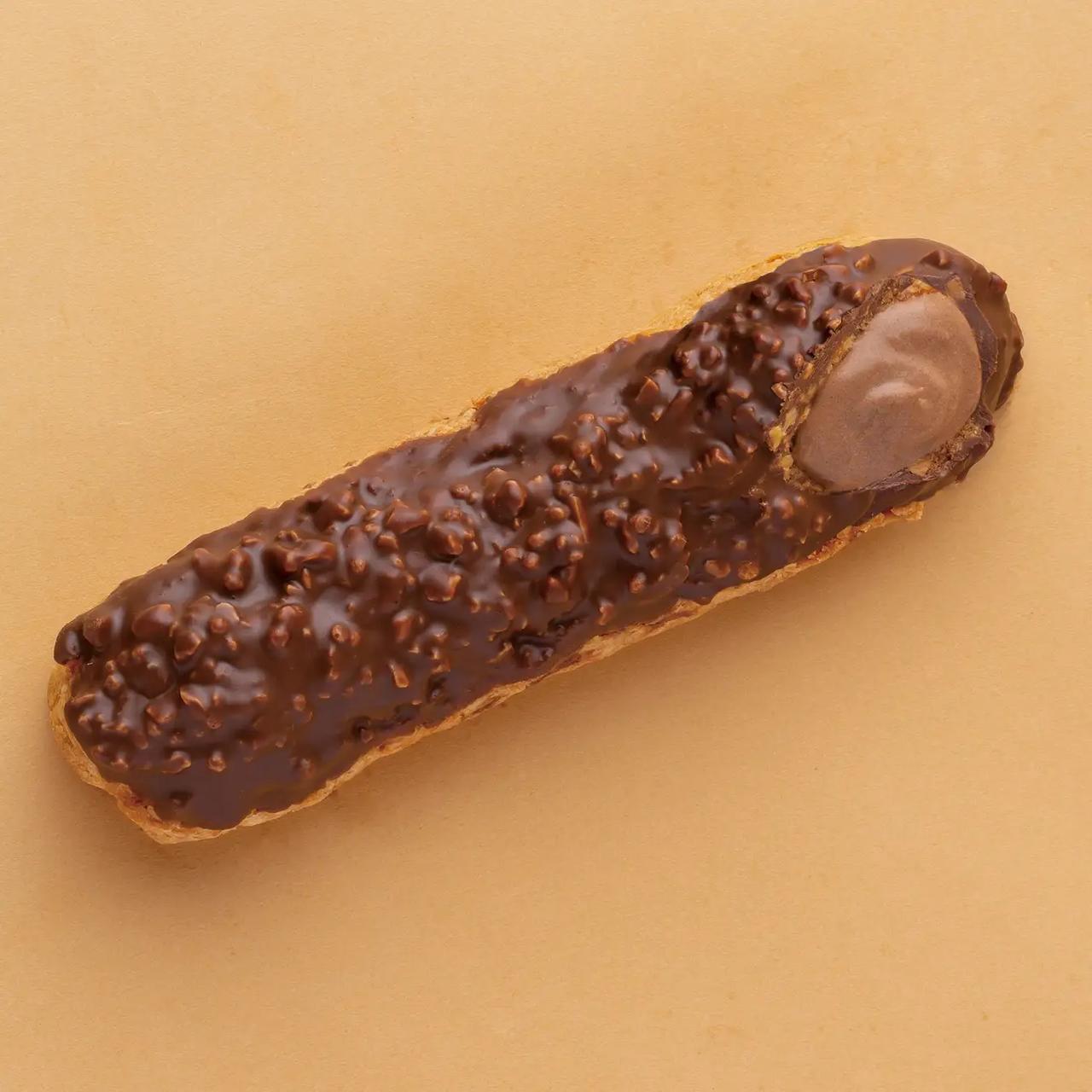 画像: 小枝シュー 販売期間:2026年4月1日(水)~ 4月30日(木)予定 販売価格:390円(税込) 販売店舗:全国のビアードパパ