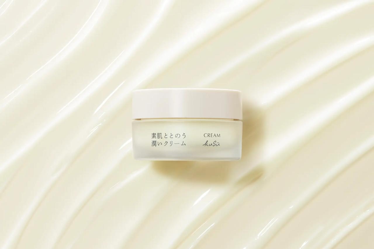 画像: ◇ナイアシンアミド配合で、うるおいを閉じ込めながらハリ印象を守る仕上げのクリーム 商品名:KuSu クリアモイストクリーム 容 量:30g/価格:5,280円(税込) 特 長:肌を引き締めながらうるおいを閉じ込め、すこやかな肌状態を保ちます