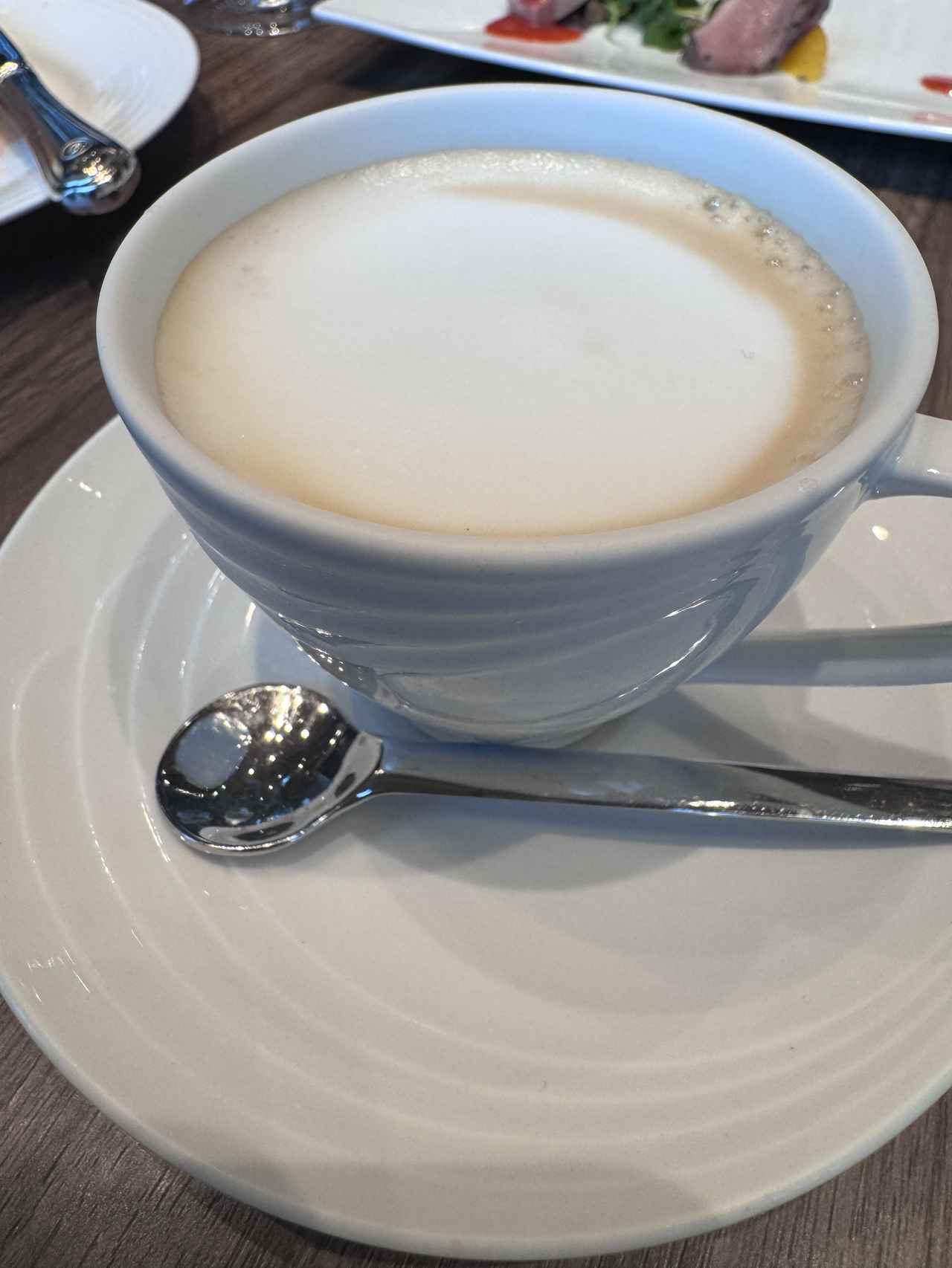 画像2: 日本茶の香りと苺の彩が織りなす、春のご褒美時間♡丸ノ内ホテル「ポム・ダダン アフタヌーンティー」