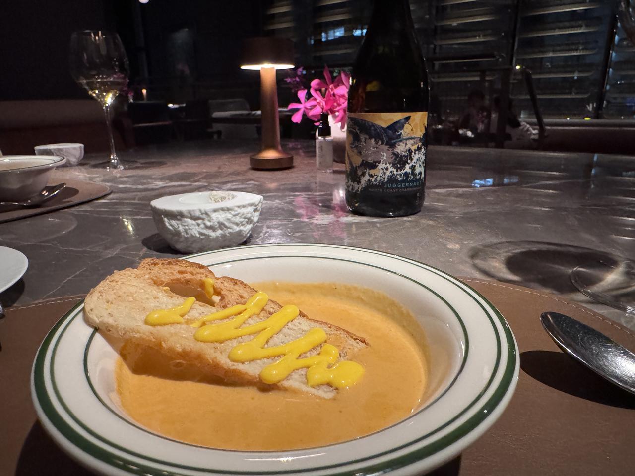 画像: 自家製ビスク・サフランアイオリ・ブルスケッタ