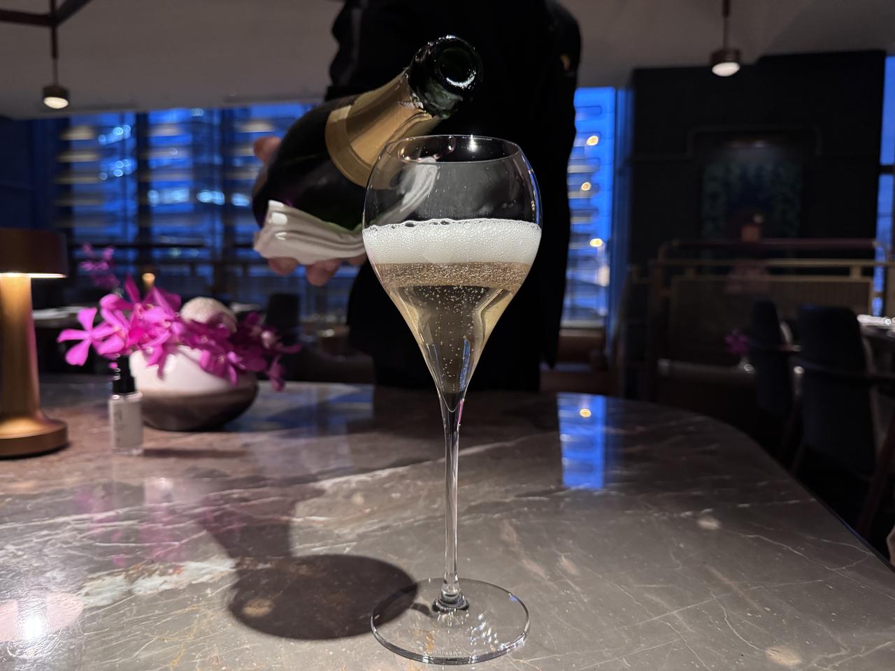 画像: DE VALLONで乾杯!