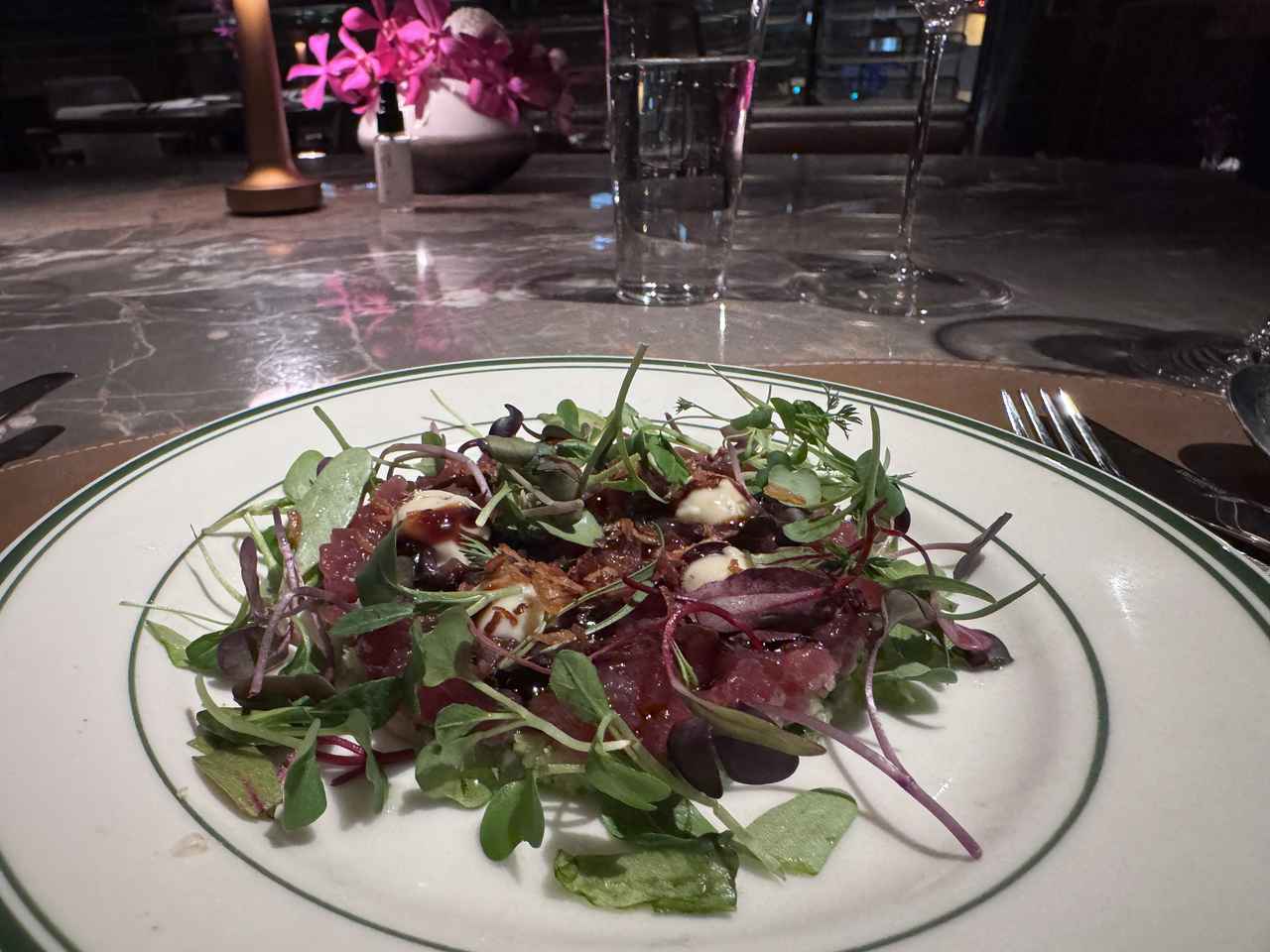 画像: 本マグロとブロッコリーのタルタル 発酵大豆ドレッシング(タオチオ)・トリュフマヨネーズ