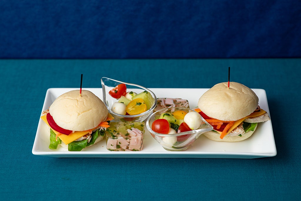 画像3: 地上100mの絶景とともに楽しむ初夏の贅沢。「メロンアフタヌーンティー」登場