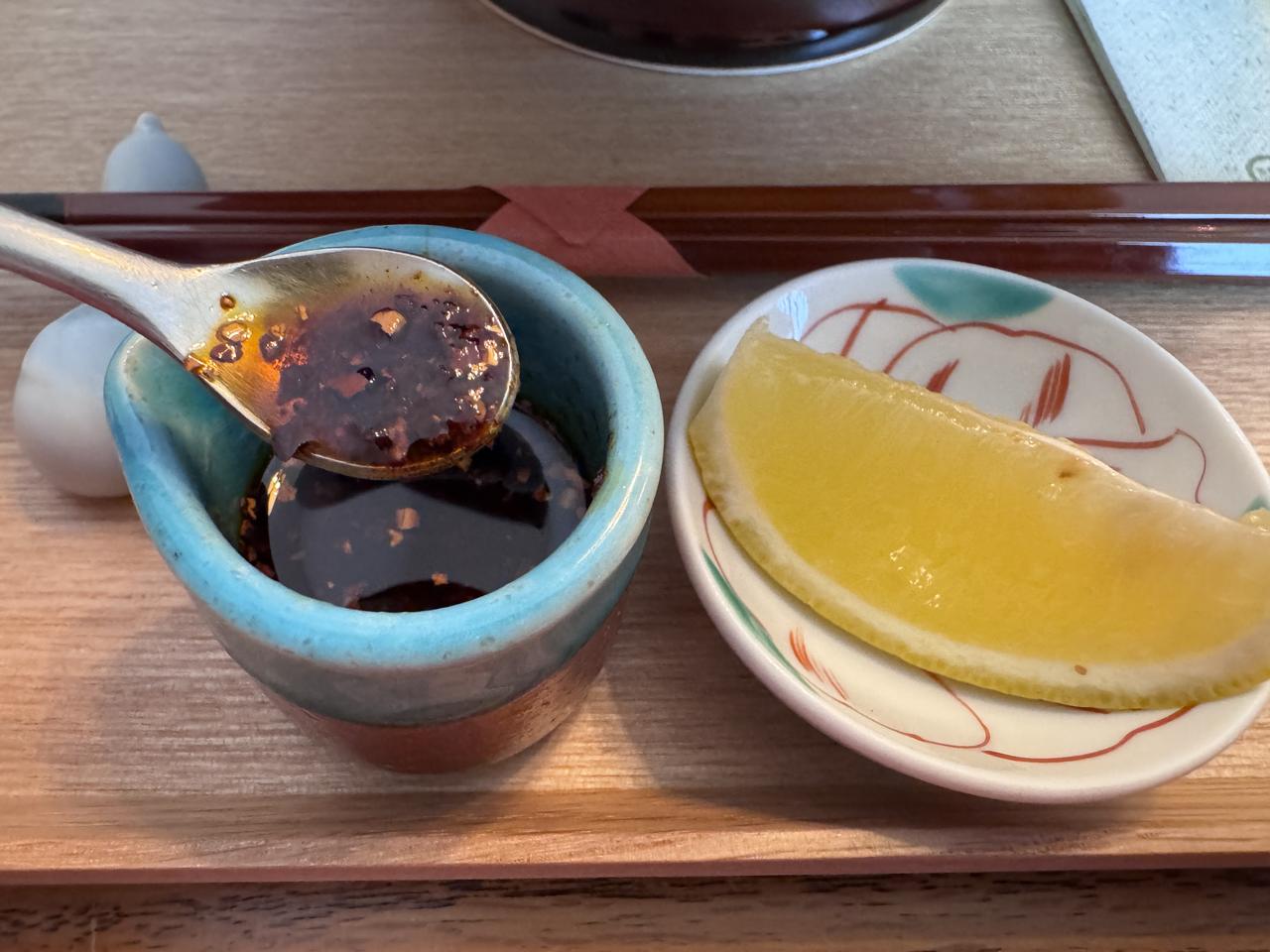 画像: レモンと豆板醤で味変