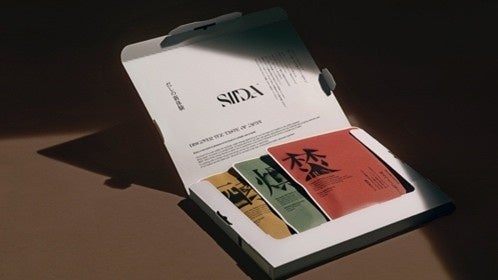 画像: 香りを比べて楽しむ。物販ブースも展開