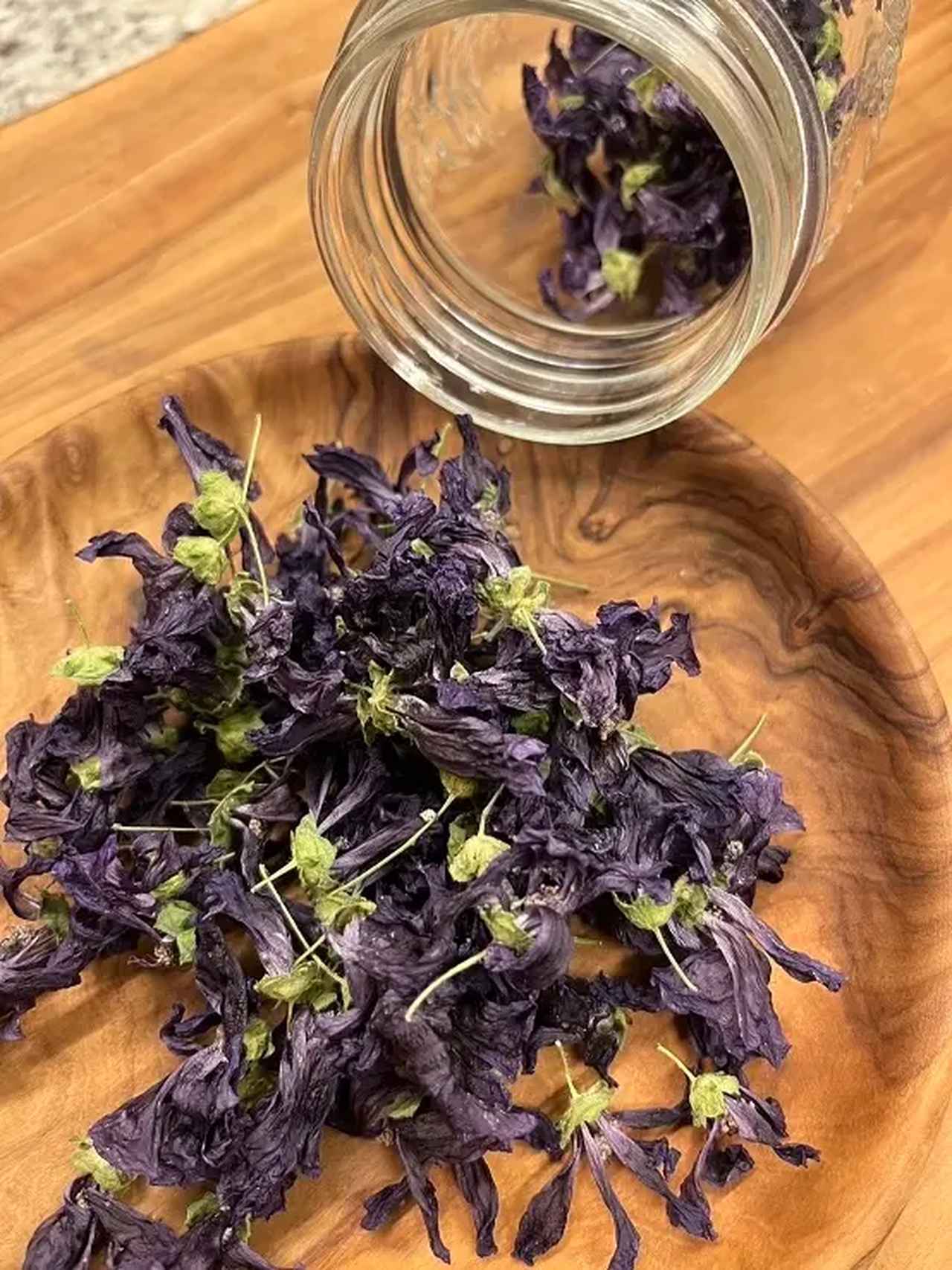 画像2: 工藤静香プロデュース第2弾♡青のゆらぎが肌を整える二層ブースター美容液「フュージョンミストセラム アイスレイン」