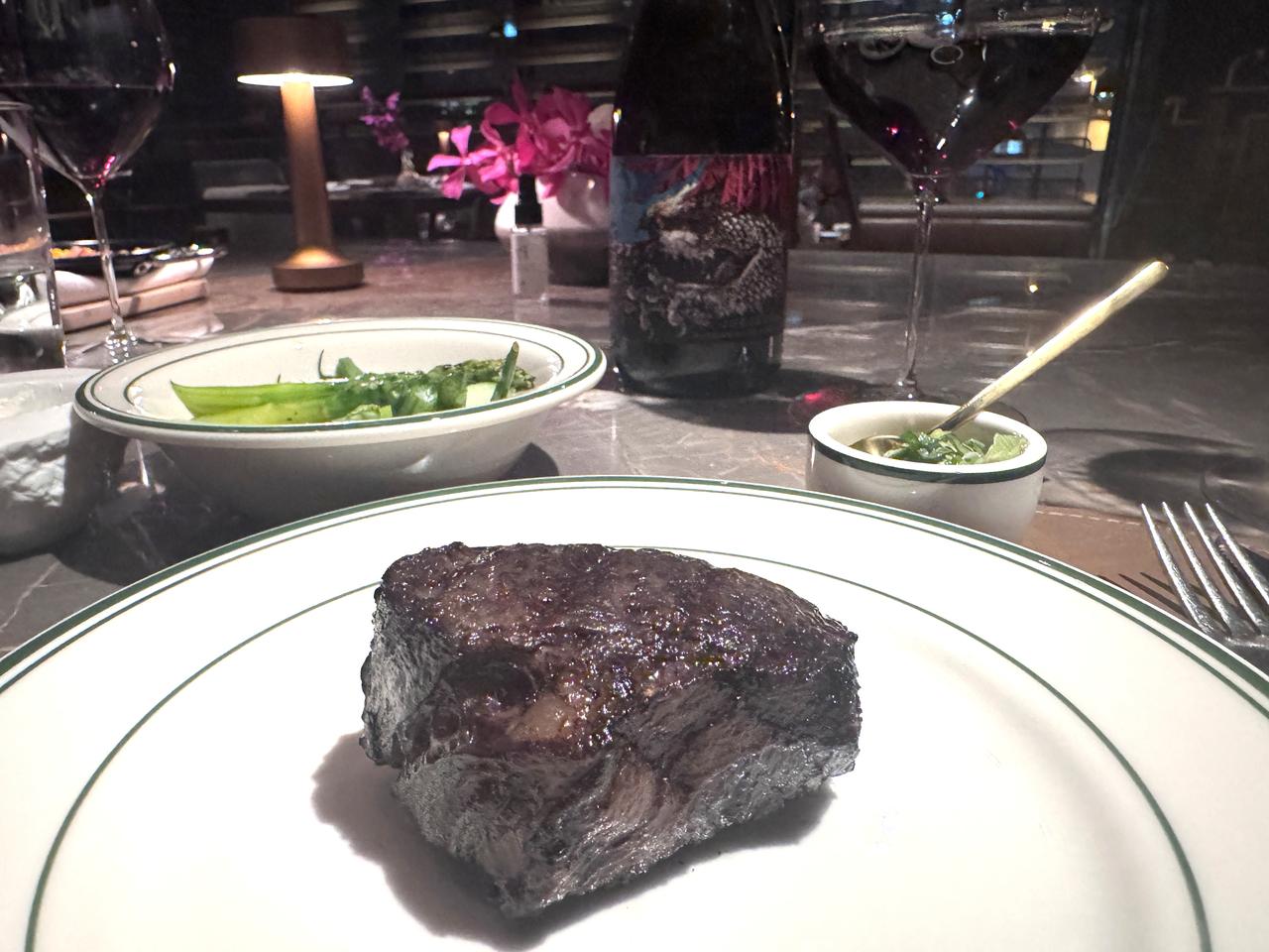 画像1: ◆ 4皿目:選べるメインは、まさに“NYステーキハウスの真骨頂”