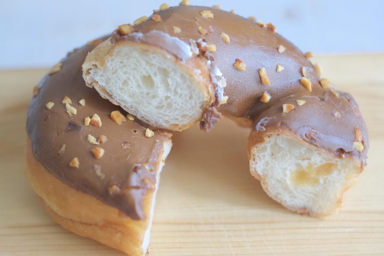 画像: ⚫︎も〜っちり食感キャラメルドーナツ