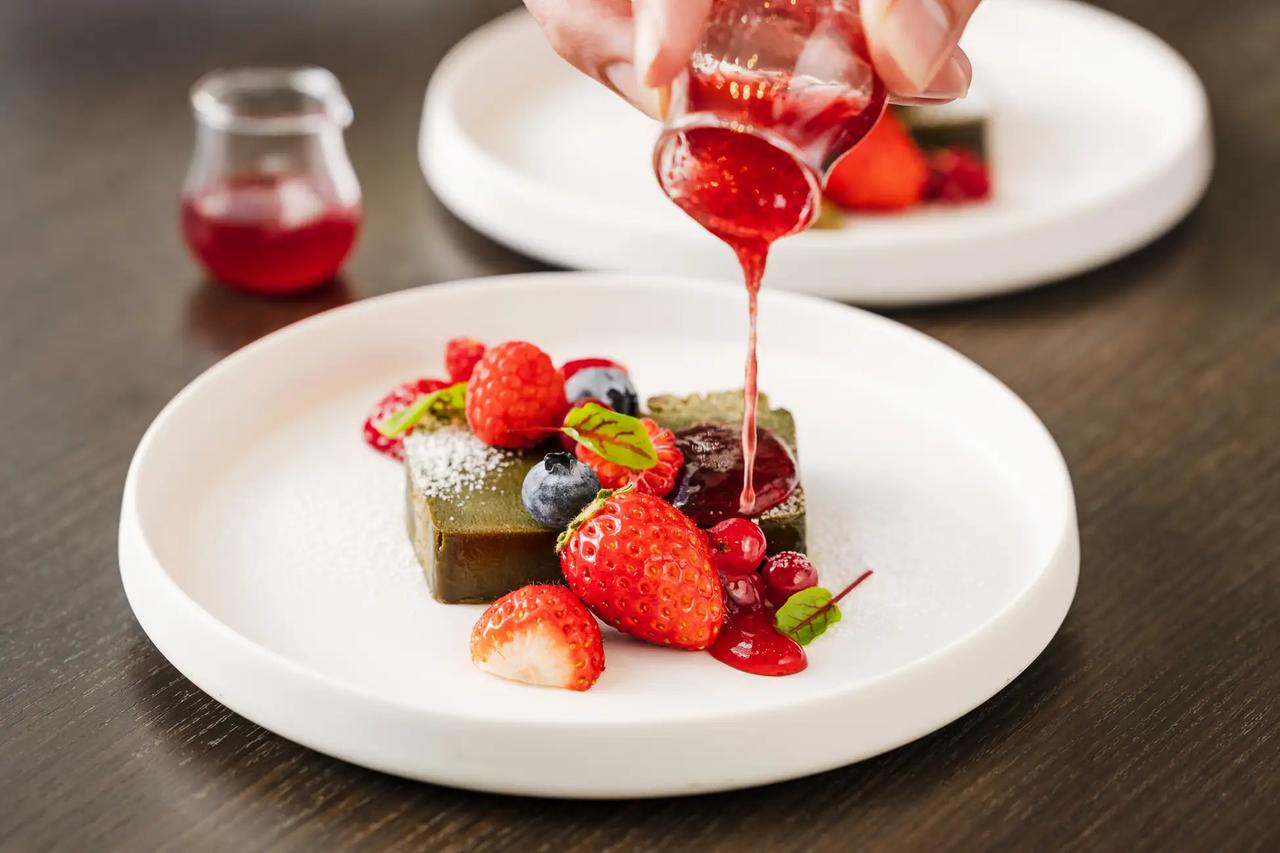 画像2: スペシャリテは「とろける抹茶テリーヌショコラ」