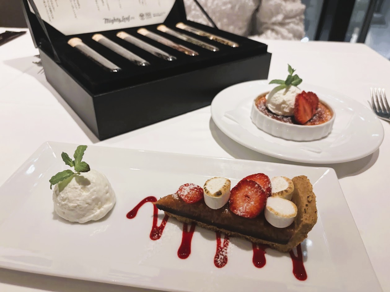 画像1: DESSERT:シェフ特製デザート　コーヒーまたは紅茶と