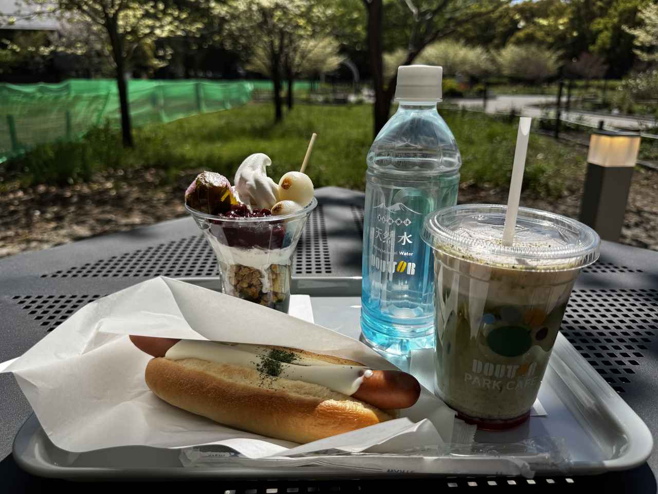 画像2: ワンちゃん連れにも嬉しい、テイクアウト窓口を併設