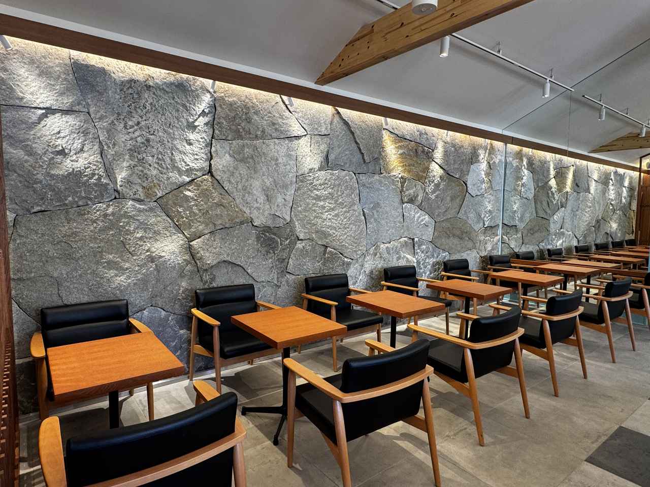 画像2: 代々木公園の自然と調和する、上質で落ち着いた空間