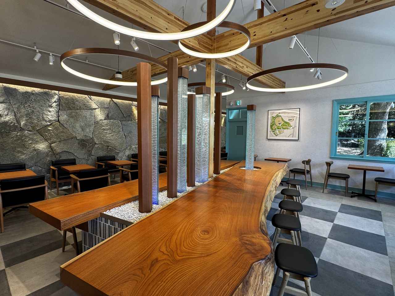 画像1: 代々木公園の自然と調和する、上質で落ち着いた空間